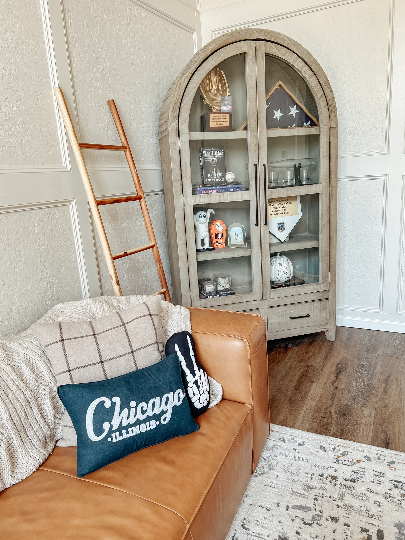 Subtle spooky on the inside, full out Halloween on the outside ✌🏼🕸️🎃

#LTKHome #LTKParties #LTKSeasonal