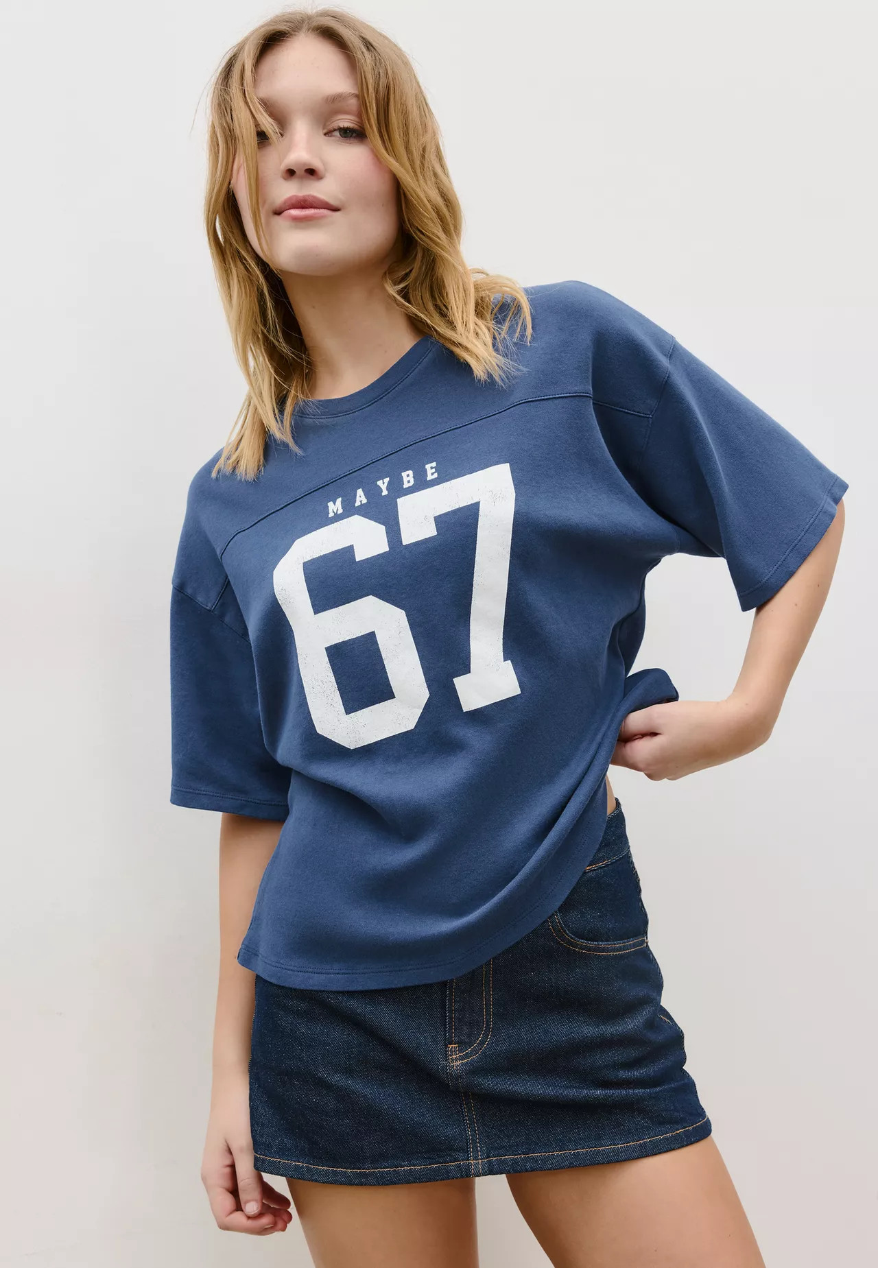 T-shirt met korte mouw en grafisch detail - T-shirts voor dames | Stradivarius Netherlands | Stradivarius (NL)