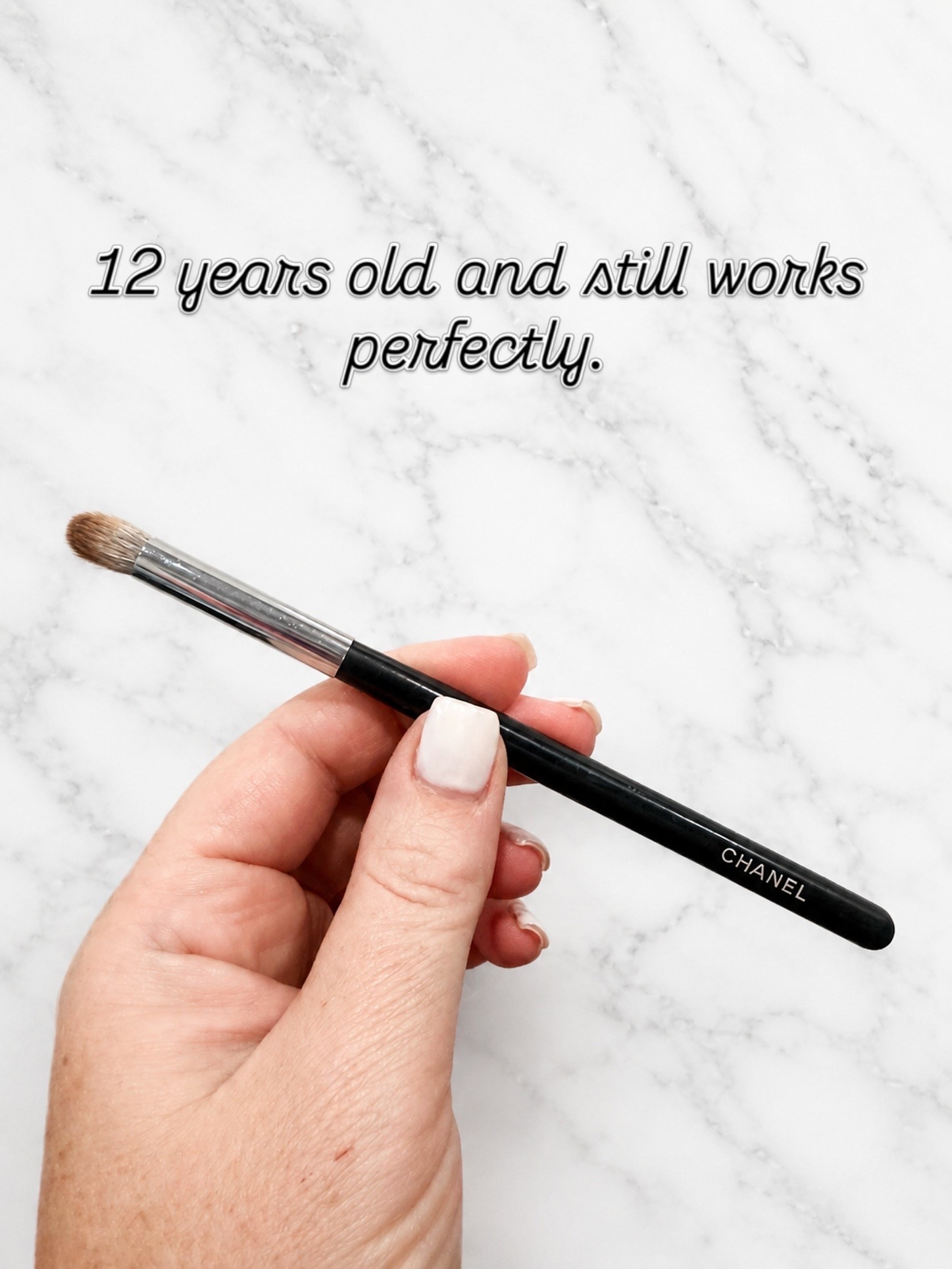 I realized today that I bought this brush 12 years ago and it’s still amazing. Thank you @chanel.beauty for a quality product. #chanelbeauty #makeupbrushes #makeupover40