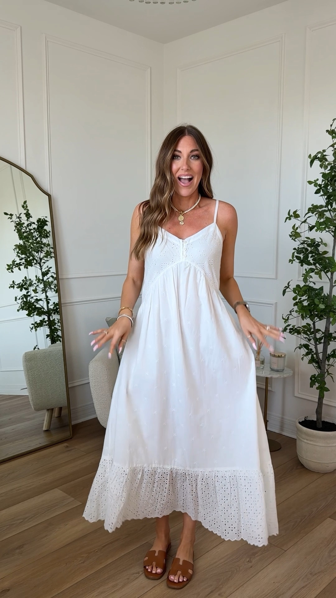 Obsessed with this white eyelet maxi dress from Target! I ended up sizing down to an XS! 

Spring dress, Target finds, white dress, white maxi dress 