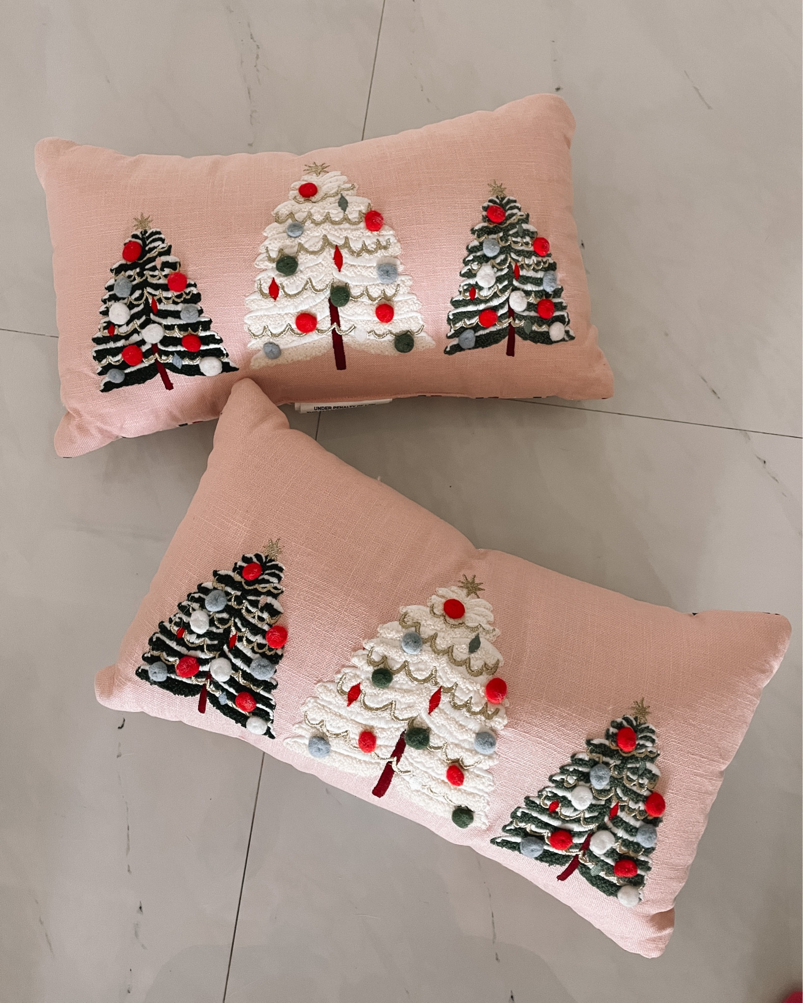 $20 Christmas tree pillows from Target! 🎄❤️

#LTKSeasonal #LTKunder50 #LTKHoliday