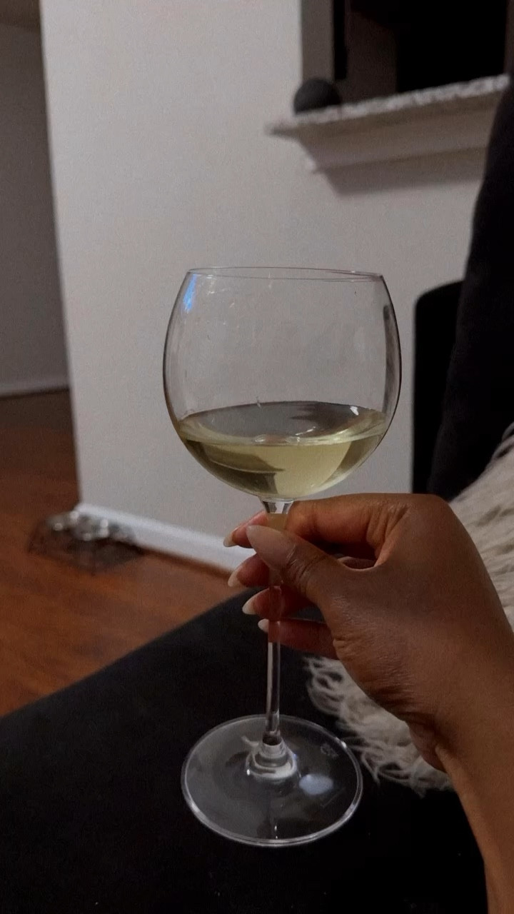 #winedown Tuesday! 🥳