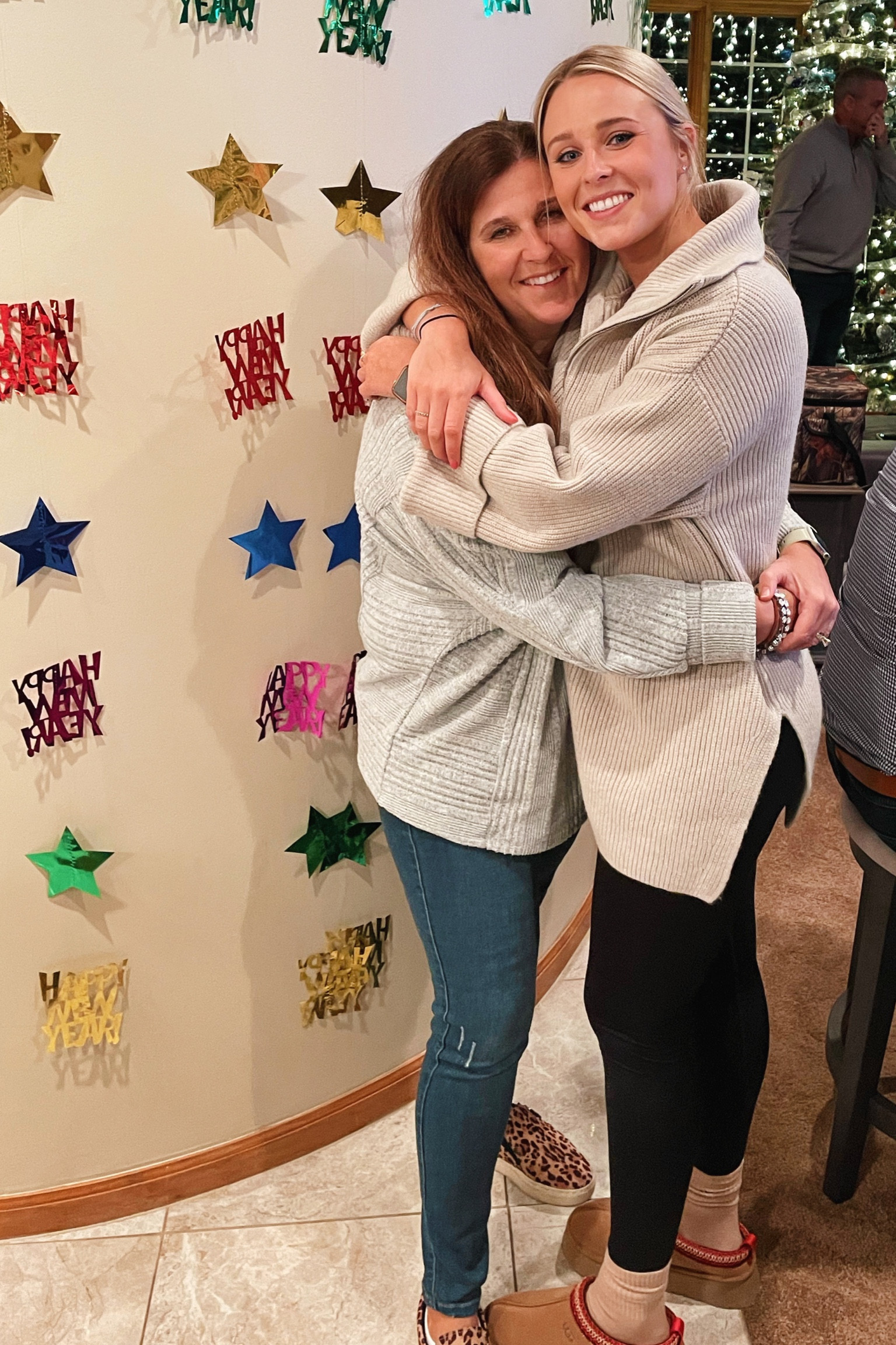 #h&m #winteroutfit #outfit #leggings #underarmour #ugg #slippers #socks #sweater #halfzip 

#LTKSeasonal #LTKFind #LTKshoecrush