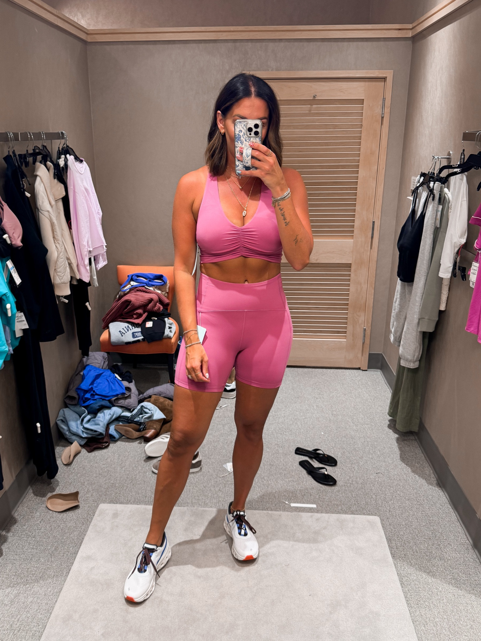 Top-medium
Biker shorts-medium
Sneakers-tts 8

#LTKFitness #LTKActive #LTKxNSale