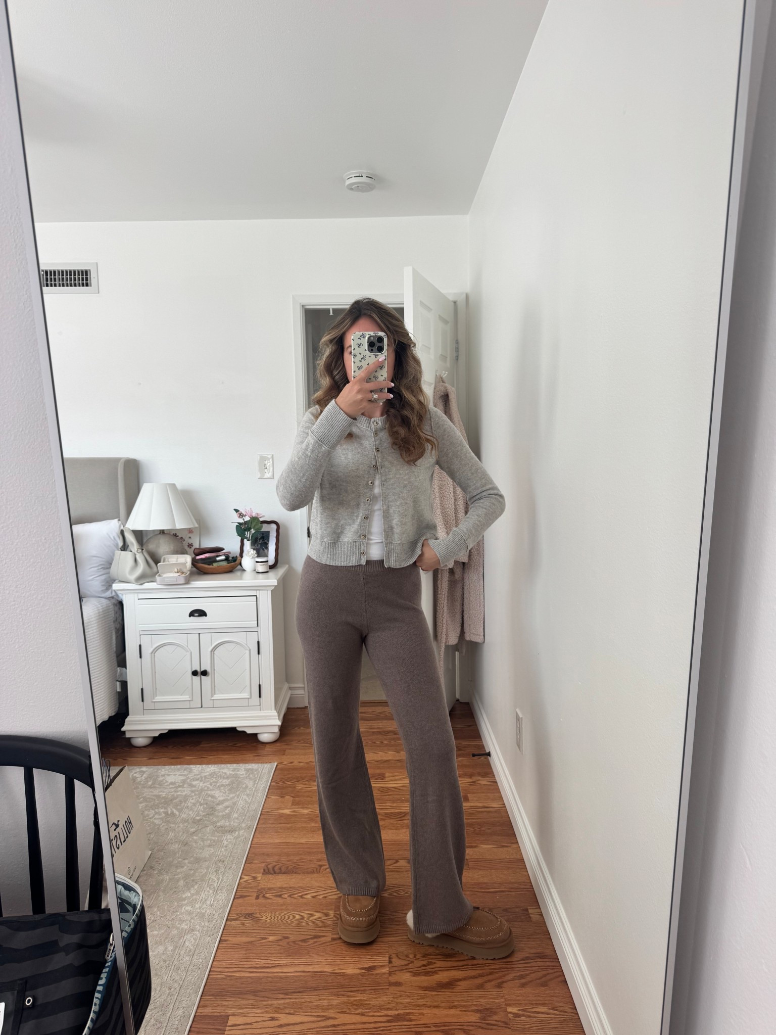 Wearing a medium in the cardigan and a small in the knit pants! 

#LTKFindsUnder100 #LTKStyleTip #LTKSeasonal