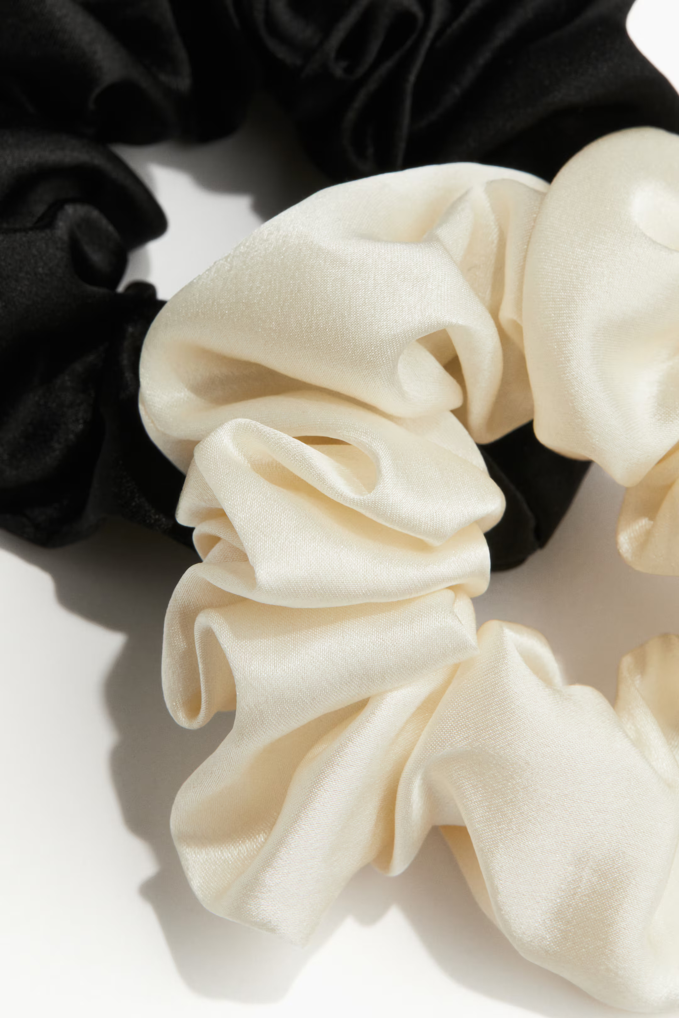 2-pack Silk Scrunchies | H&M (US + CA)