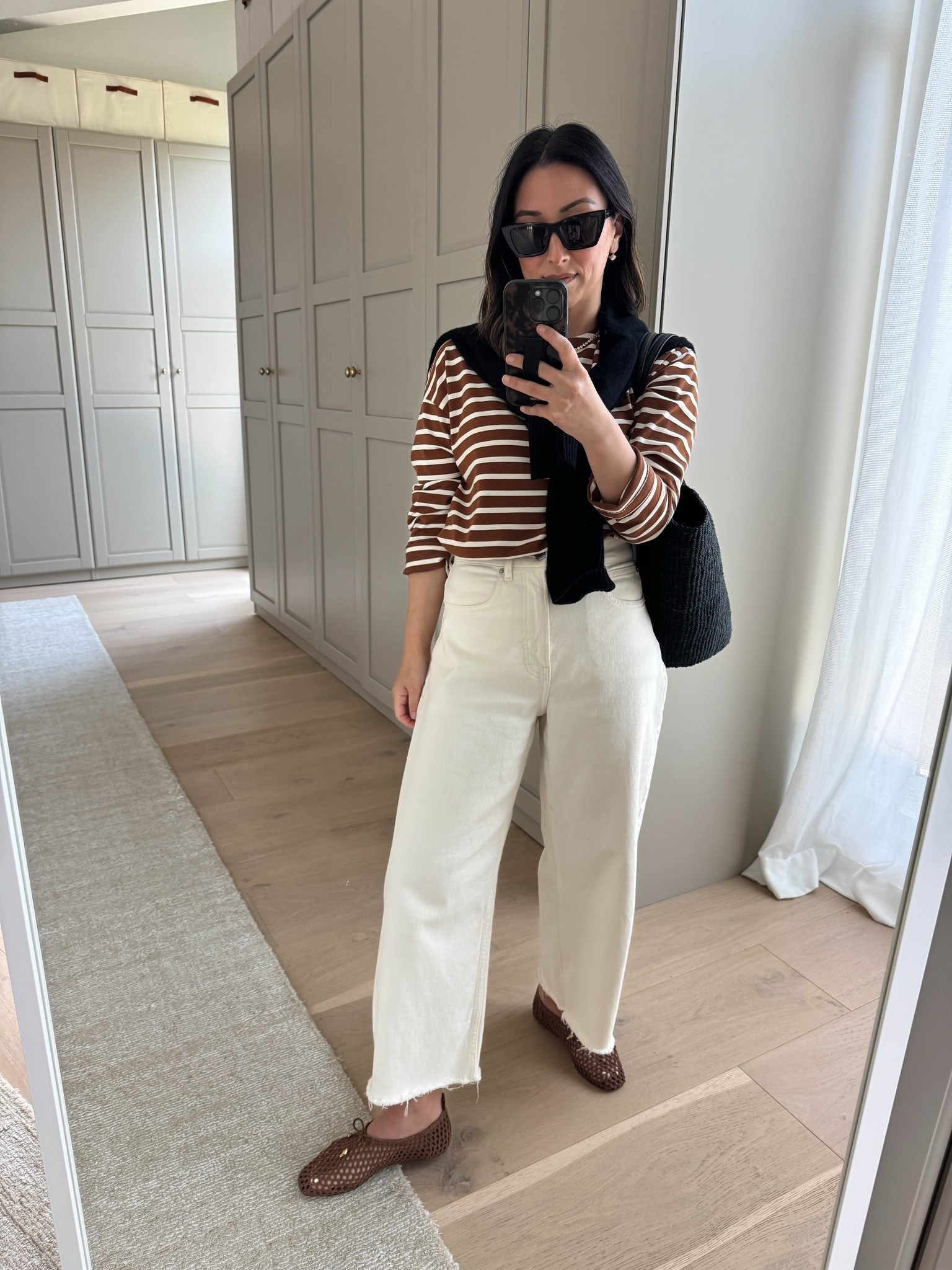 My go-to outfit formula - never fails. Tucker your top into barrels!

Tuckernuck tee xs
Everlane cashmere seater xs
Everlane curve jeans 26 - sized up and cut hems
Dolce vita flats 5
Liffner tote
Dorsey James necklace 15
Electric Picks earrings

petite style, summer outfits, summer style

#LTKmomlife #LTKootd #LTKPetite