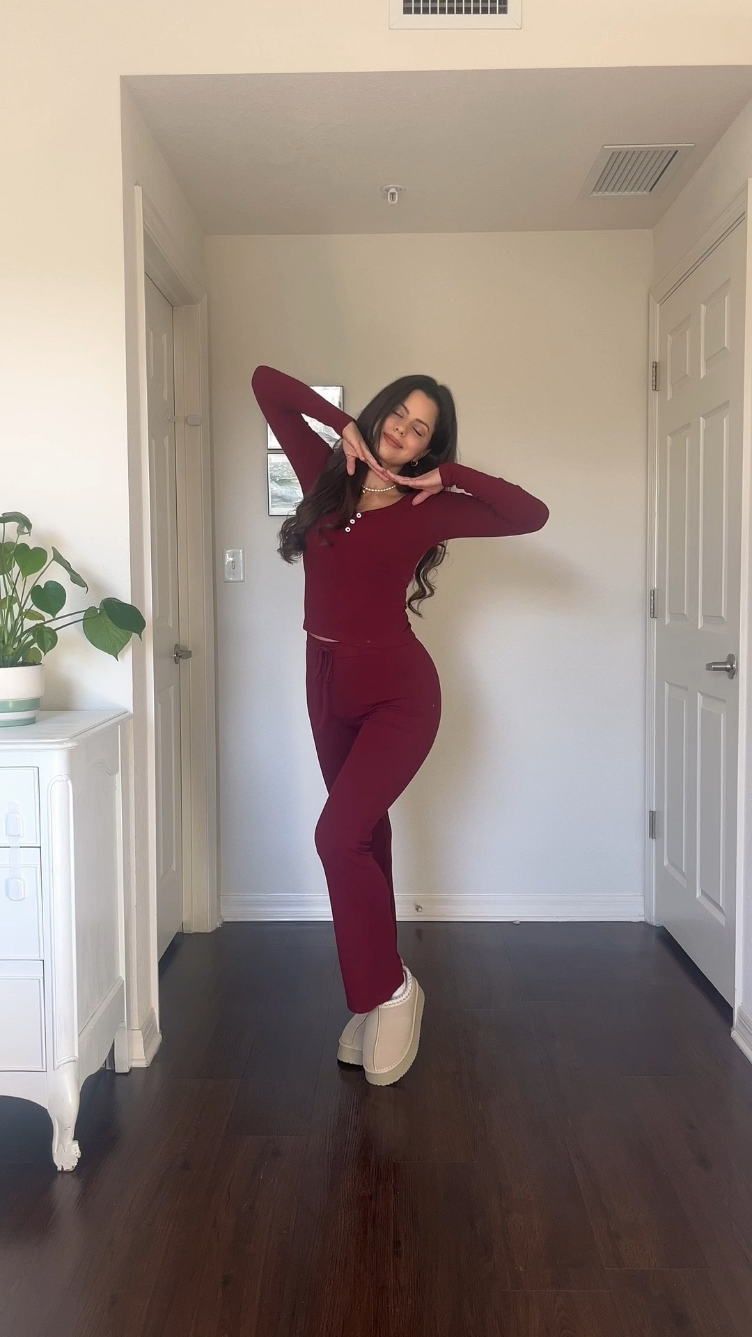 Cozy fall outfits for at home or when visiting a coffee shop🤎☕️

#LTKStyleTip #LTKSeasonal #LTKFindsUnder50