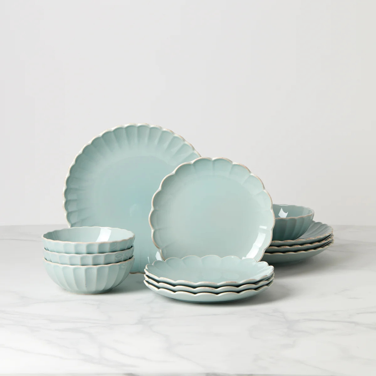 French Perle Scallop 12-Piece Dinnerware Set | Lenox