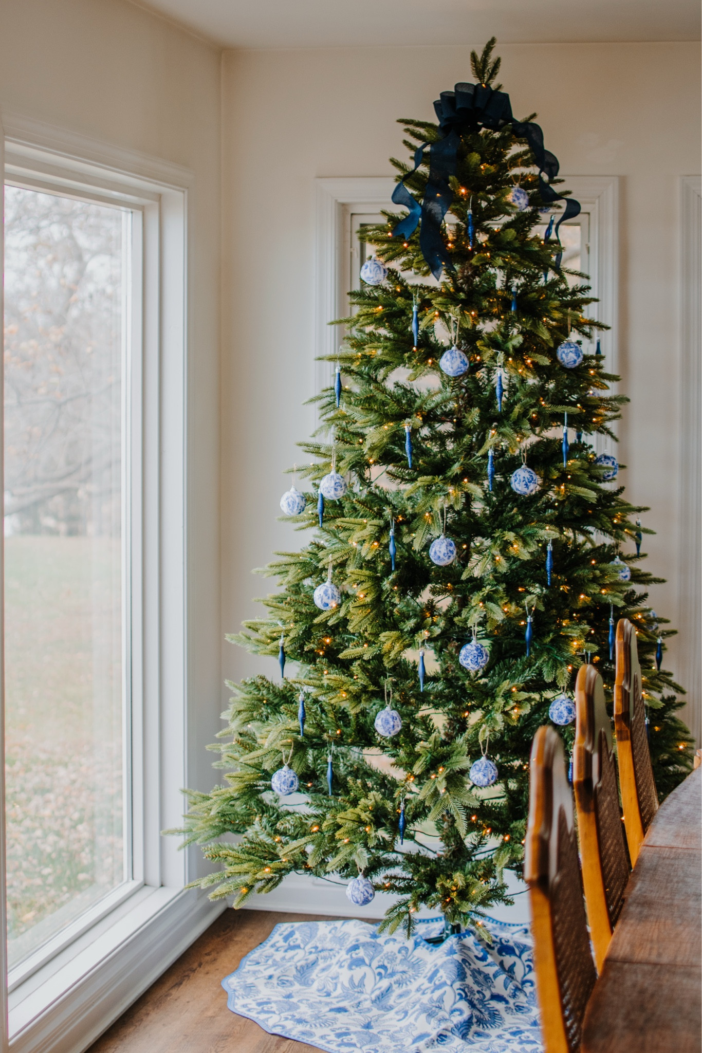 A blue and white grandmillennial Christmas 💙🤍




#LTKHoliday #LTKHome #LTKGiftGuide