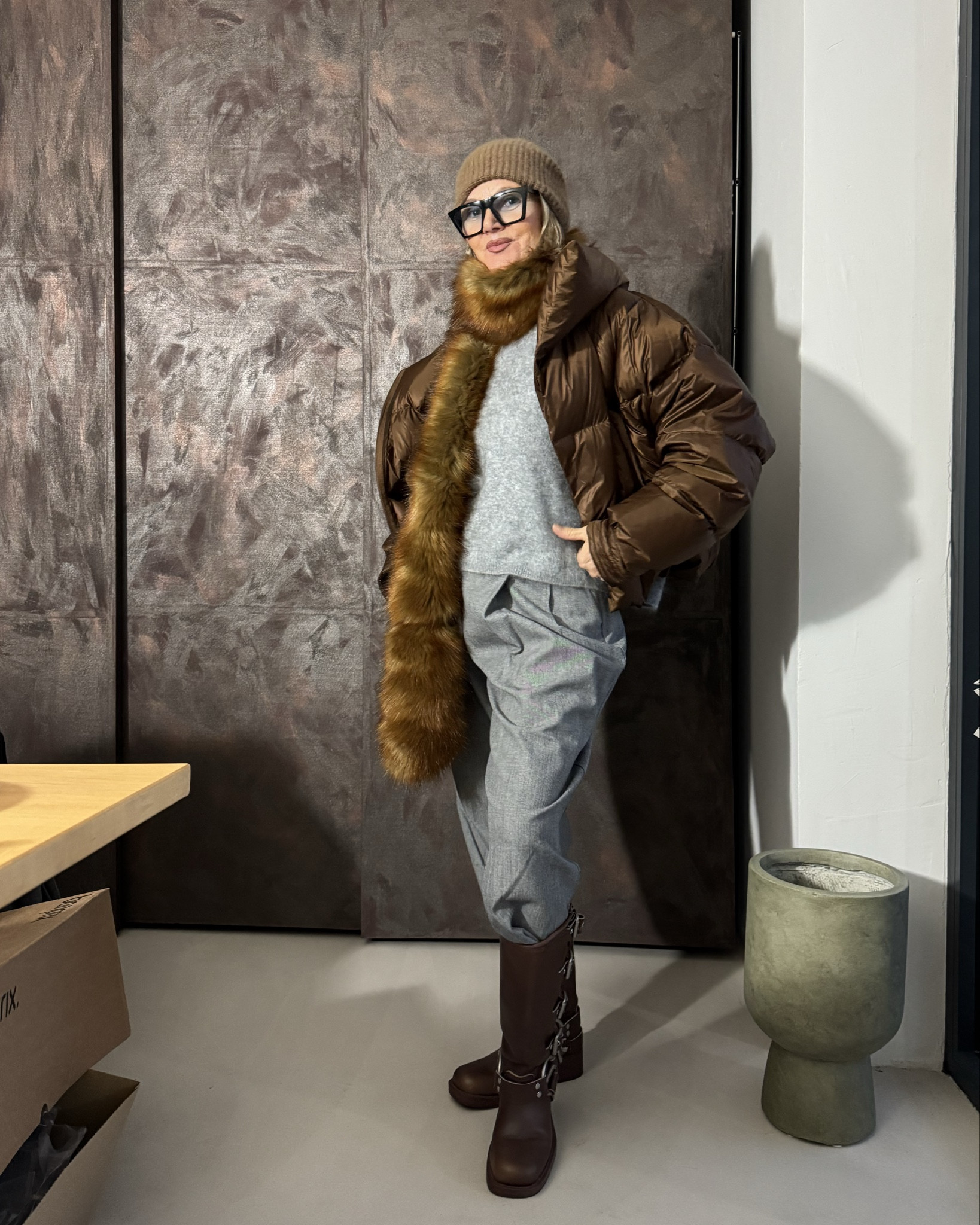 Der Mix braun 🤎mit grau 🩶
hat was, ob mit Daunenjacke oder Mantelweste, dazu natürlich einen Pelz-Schal 

Dailylook Stilblockstyle

#LTKwinter #LTKsale #LTKstyletip