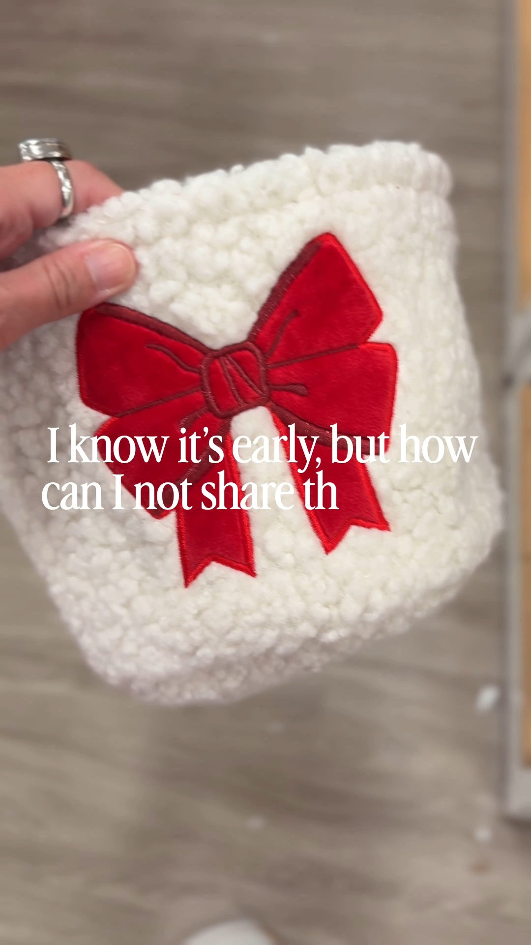 These would make the perfect gift basket or storage tote for the Holidays!

So fun and such a cute way to share a gift!!