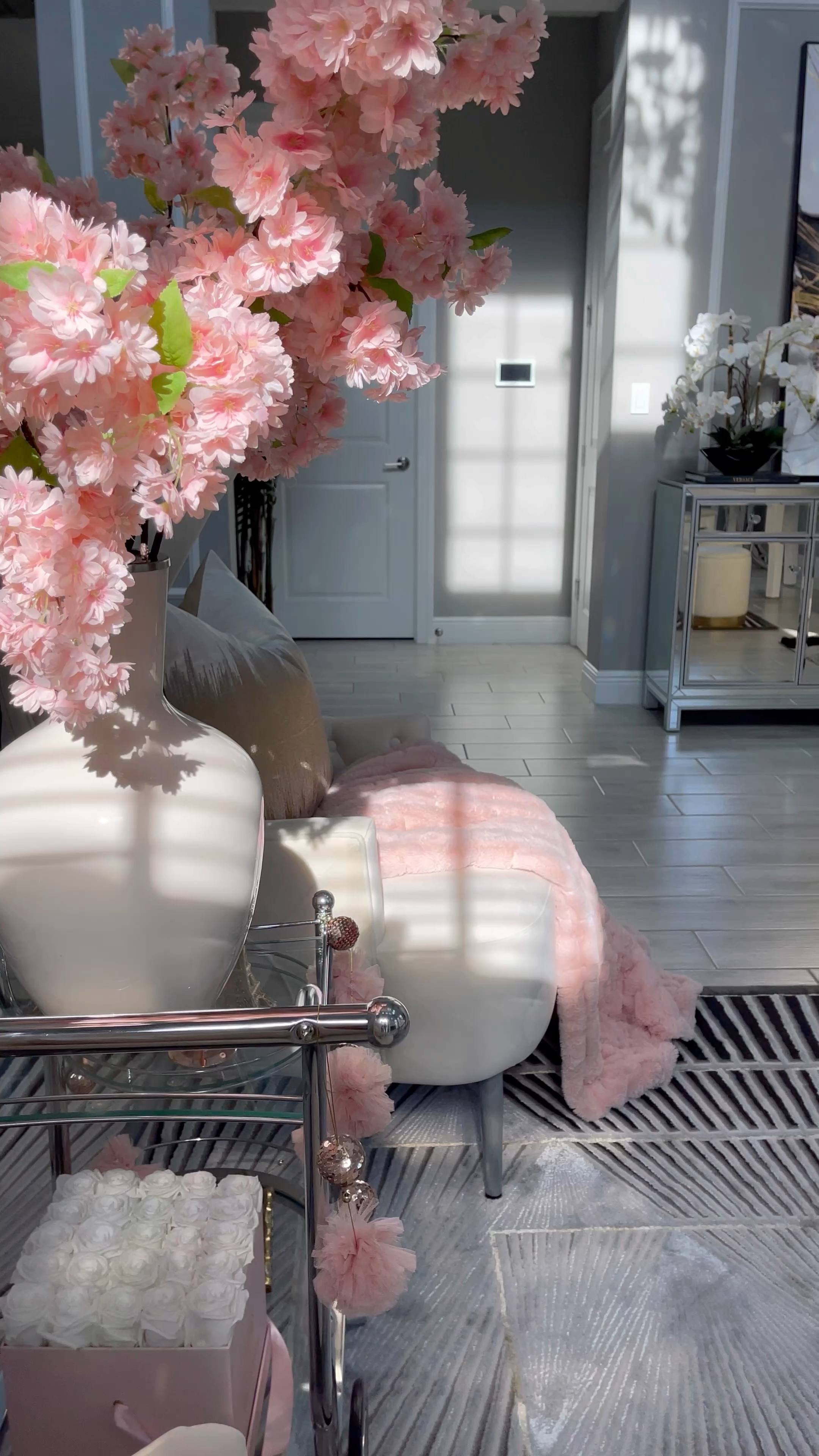 Luxury Living Room Decor#LTKGiftGuide

#LTKhome