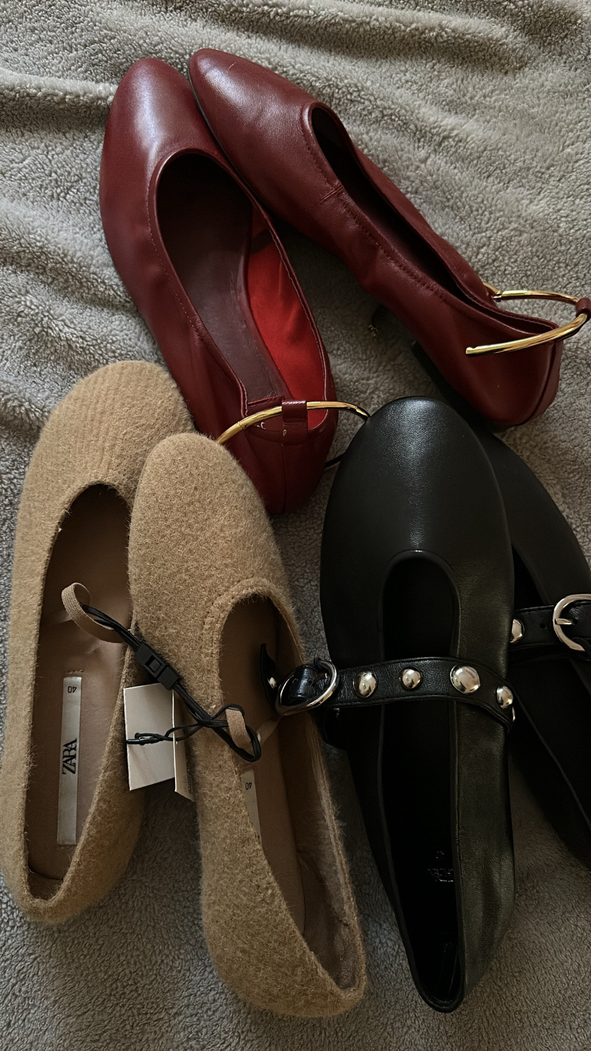 Newbies - currently obsessed with flats for fall since it refuses to cool down in LA 

#LTKSeasonal #LTKShoeCrush #LTKFindsUnder100