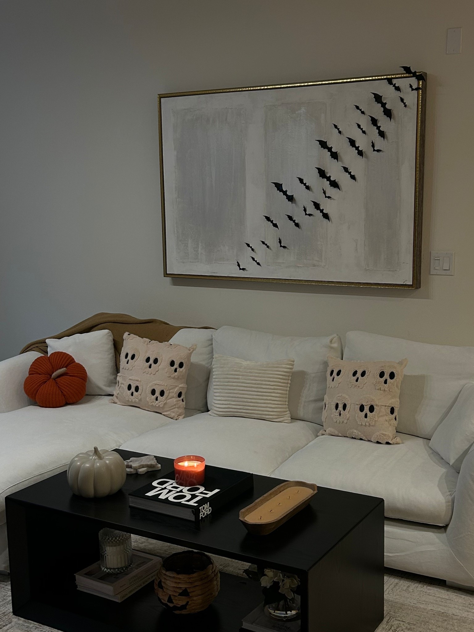 Halloween decor 🦇💀🎃


#LTKHome #LTKHalloween #LTKSeasonal