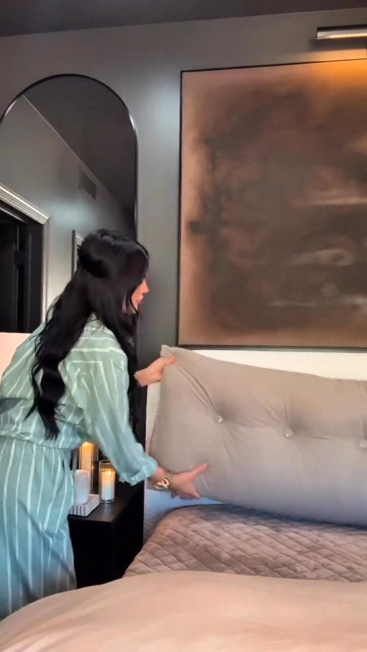 This wedge pillow I snagged on Amazon is a total game changer for comfort and support. It’s ultra‑comfy, super budget‑friendly, and blends perfectly with my neutral home decor. Truly one of those everyday essentials I didn’t know I needed, and now I’m obsessed 🥰


#wedgepillow #comfortessentials #amazonhomefinds #homedecorinspiration #bedroomstyle #neutraldecor #pillowperfection #interiordesigntrends

#summerthompsonstyles

#LTKHome #LTKselfcare #LTKgrwm