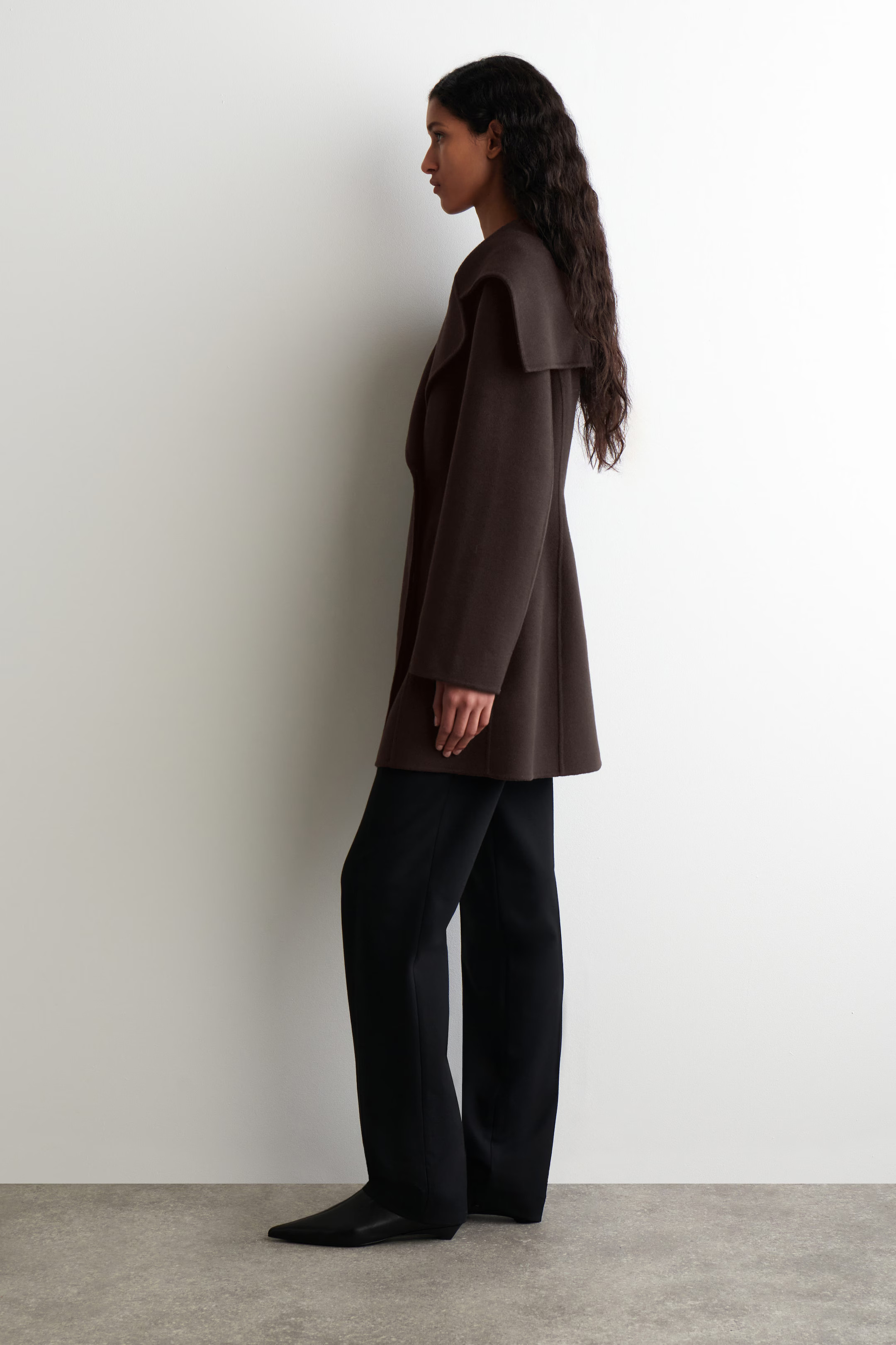 SCULPTED DOUBLE-FACED WOOL SHORT COAT - CHOCOLATE | COS US | COS (US)