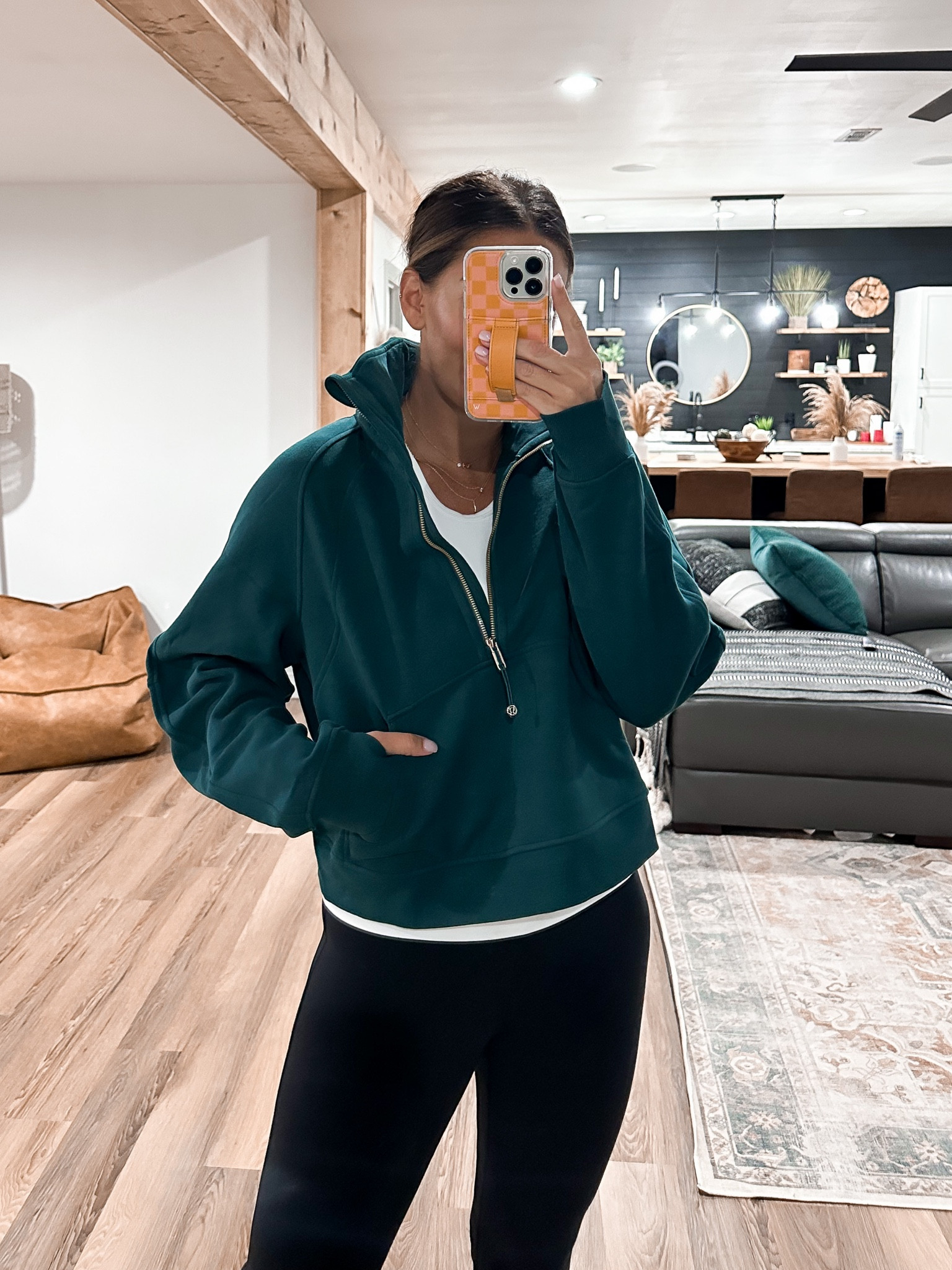 Scuba 1/2 zip-M/L
Tank-8
Flares-8
Slides-8#LTKFitness 

#LTKstyletip #LTKshoecrush