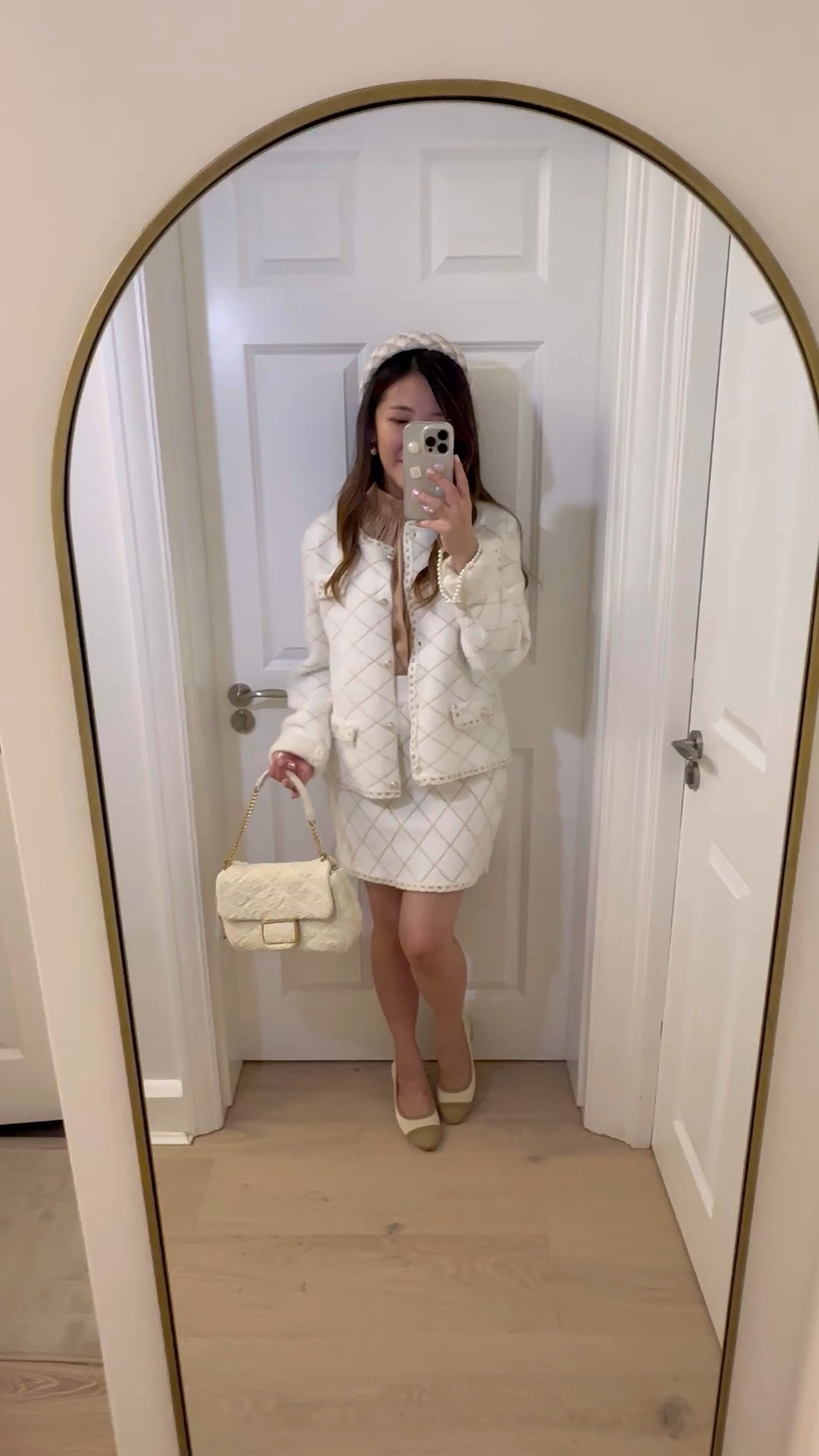 Cutest white tweed textured bag from Mango

#LTKitbag #LTKfindsunder50 #LTKfindsunder100