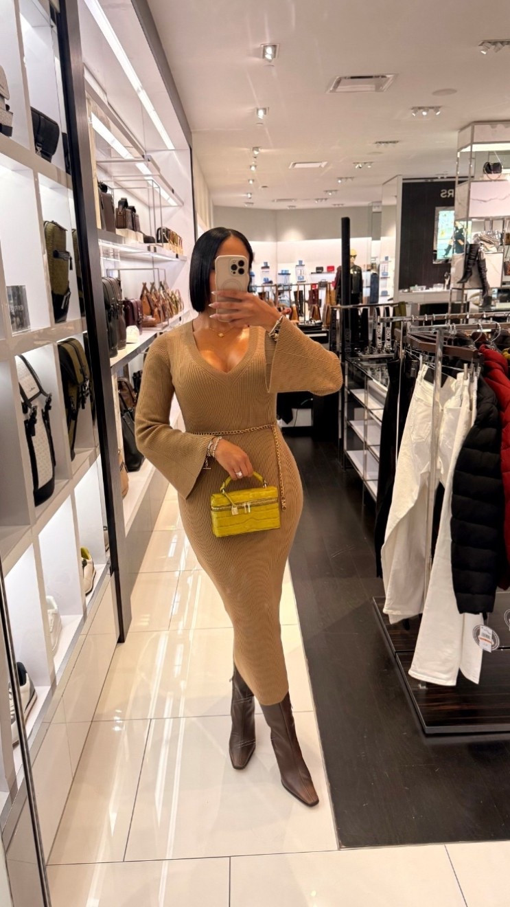 This mini bag is the perfect pop of color year round! Chartreuse is one of my go to colors for sure 💚💛

#LTKSeasonal #LTKItBag #LTKStyleTip