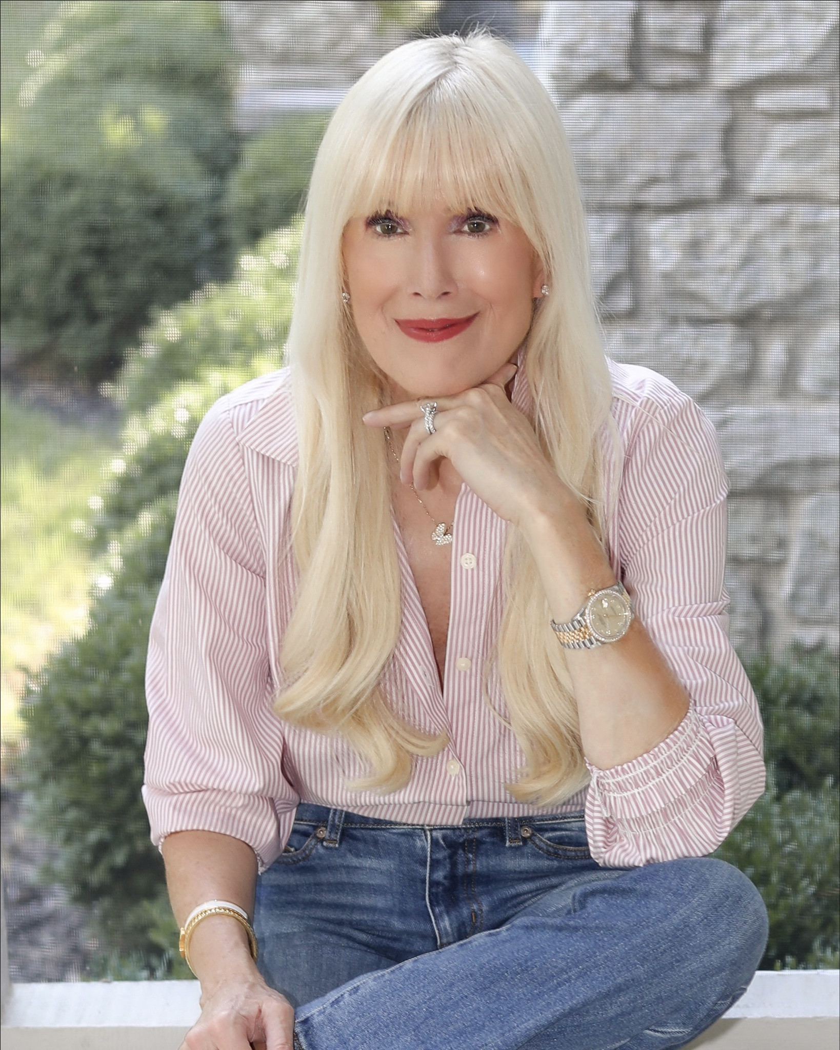 Denim + stripes- 
always a yes.💫

Partnering with @jjillstyle to showcase elevated wardrobe staples that will take you effortlessly into fall.
#minimaliststyle
#elevatedbasics
#wardrobestaples
#falloutfitinspo
