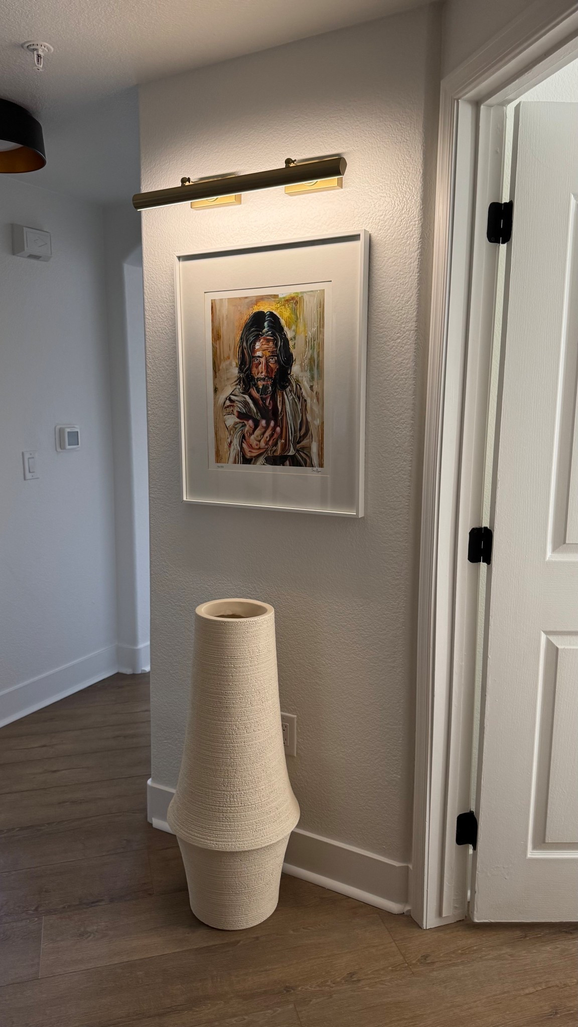 Love this floor vase! Thinking about adding some tall green stems for summer🌱Use code ET05 to save!

#LTKHome