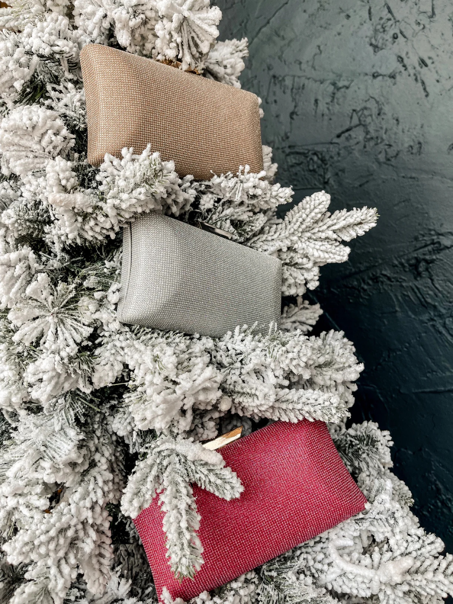 Holiday sparkles evening clutch $49.99
Ruthie Grace, clutch, sparkly clutch, holiday clutch, purse, sparkly  

#LTKHoliday #LTKSeasonal