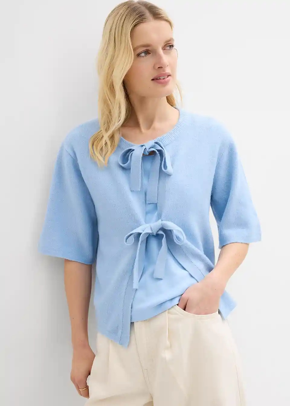 Feinstrickjacke mit Schleifen | Bonprix DE