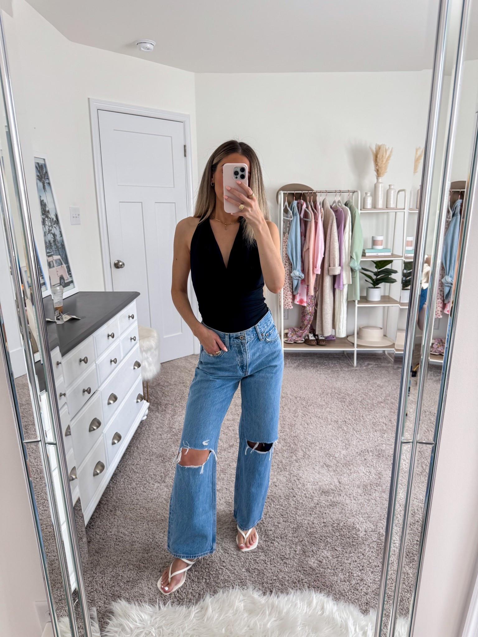 #abercrombiepartner top: xs jeans: 24 short 

#LTKSaleAlert #LTKFindsUnder100 #LTKSeasonal