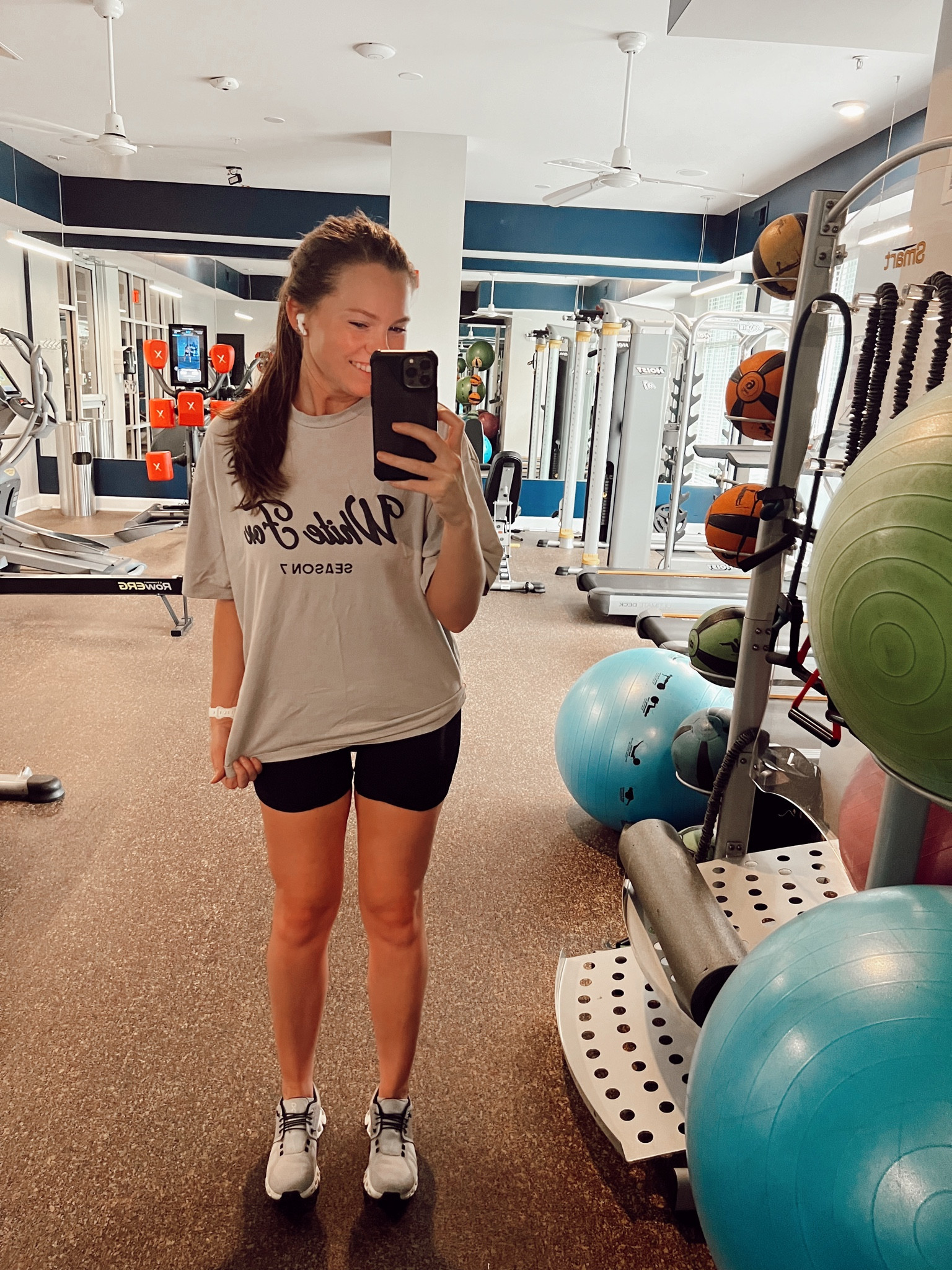 White fox tees are my go-to🖤

#LTKActive #LTKFitness #LTKStyleTip