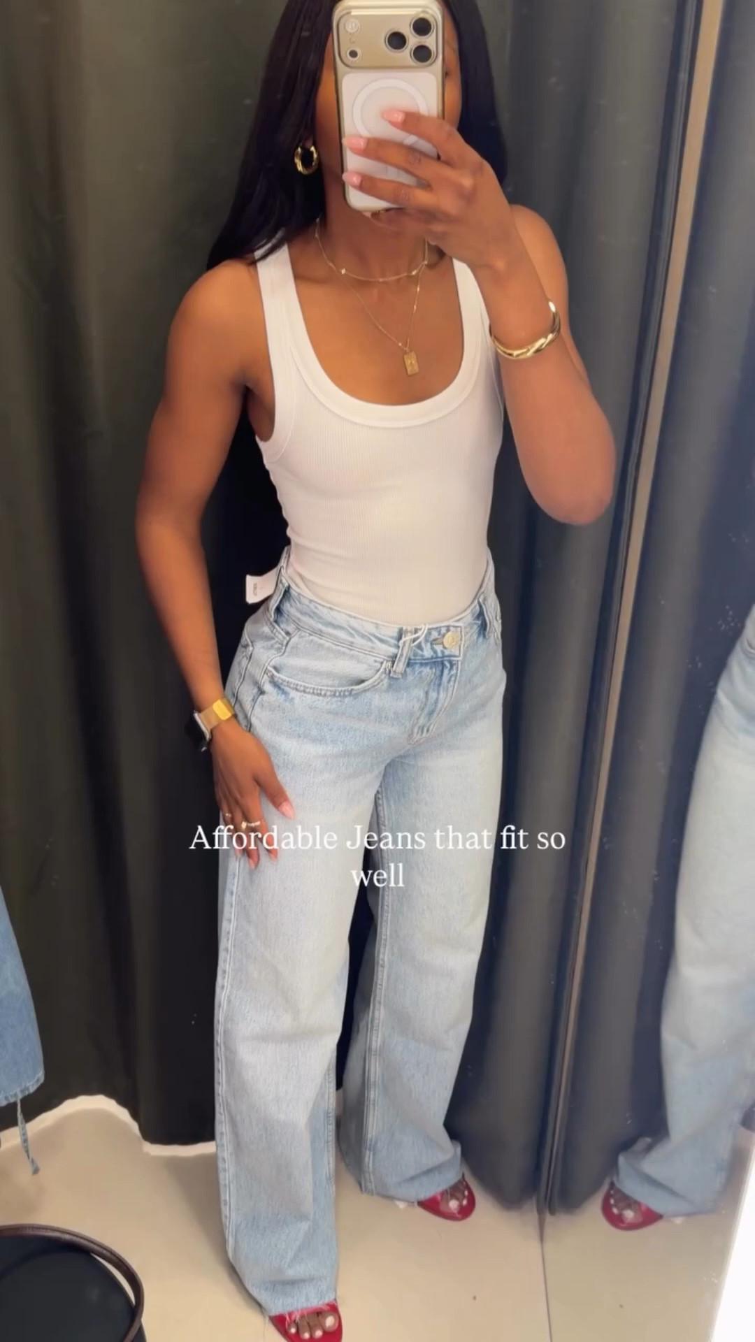 Affordable Pull & Bear jeans that fit like a dream 🤍👖
Only 29,99€ and honestly one of my best affordable denim finds lately ✨ Wearing size EUR 34 (I’m 5’2 for reference). Perfect light wash wide leg jeans for everyday outfits 🤍
 #LTKStyle #LTKFinds #pullandbear

#LTKjeans #LTKsummer #LTKeurope