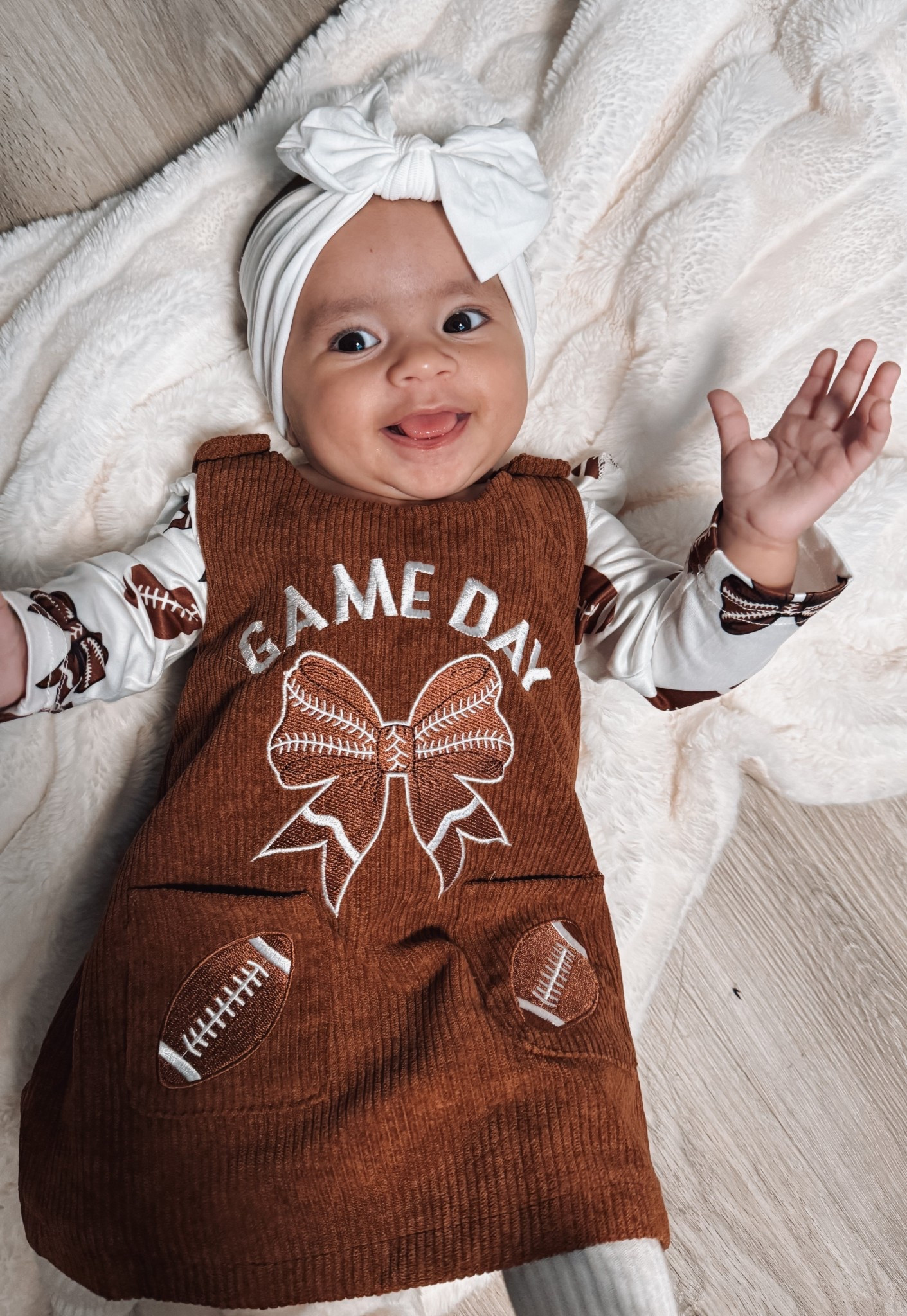 Sofia is ready for Gameday with daddy. Anyone else? 

#gameday #nfl #football #babyfashion #nflbaby #foptballbaby #babygirl #babygirlfashion #babyootd

#LTKBump #LTKBaby #LTKmomlife