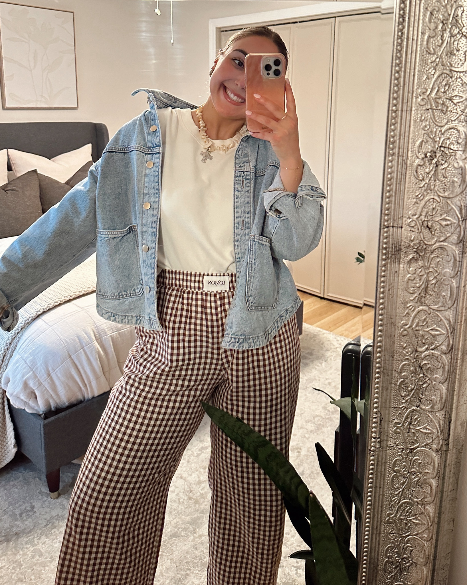 Love these brown boxer style pants! I think I’ll be throwing these on a lot this spring! 

Also this jean jacket from Zara has been my uniform since I bought it. I love the big pockets in front to throw everything in. For some reason I can’t link on LTK but here’s the link to the Zara website! 

https://www.zara.com/us/en/pocketed-z1975-denim-jacket-p00108021.html?v1=428596162&utm_source=google&utm_medium=cpc&gad_source=1&gbraid=0AAAAADqbk7Zhn-NPYHMb0pR0_HaVVYuWd&gclid=Cj0KCQjw5azABhD1ARIsAA0WFUG0P0BiiHDFeRVblv5KscAfzXqzpkh7d-cD-ccTJf5cJPZvTuNbr_0aAhm7EALw_wcB


🤎🤎🤎

#LTKSaleAlert #LTKU #LTKSeasonal