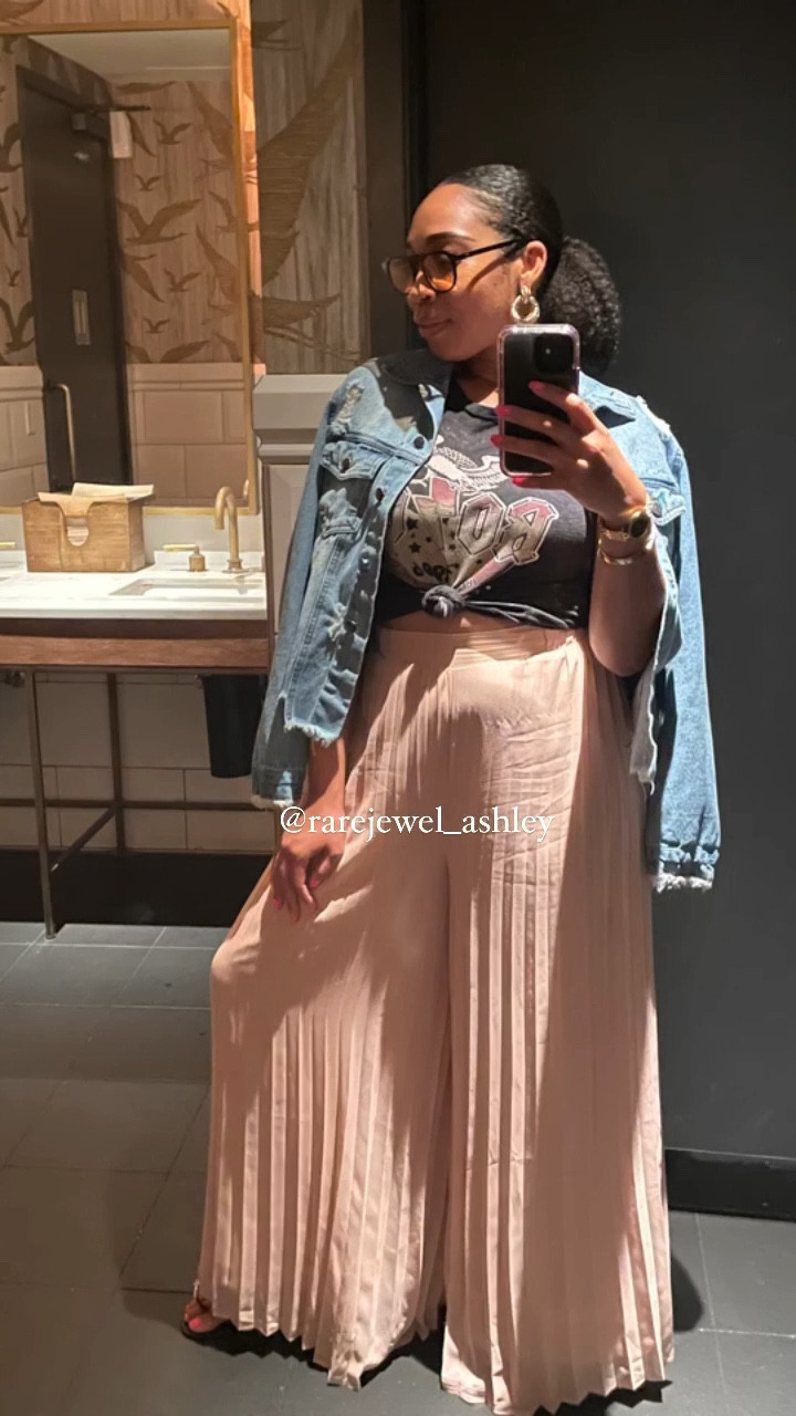 The look I wore for #LTKCreatorDay Event. 

I had a certain look in mind, so I pulled together some items that I already had (graphic t-shirt and denim jacket), so linked similar t-shirts.

Pants, bag & sunnies:
www.ninetwentyninecouture.com
Wearing size: S

#summeroutfit #vacationoutfit #whatiwore #houstoninfluencer #houstontx #dallastx #vegas #nyc #fashioninspo #styleinspo #casuallook #weekendstyle #momstyle #ootd #lotd #springstyle #ltkcreator #ltkstyle #explore #trending 

#LTKunder50 #LTKFind #LTKstyletip