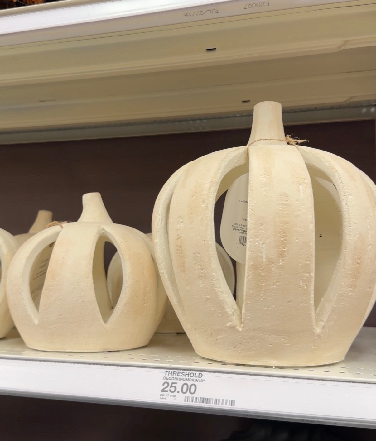 These ceramic pumpkins from Target 😍🎃 They have that designer, Pottery Barn inspired look without the designer price tag, and I’m obsessed with how elevated they look!

🏷️ Target fall decor | ceramic pumpkins | affordable fall decor | designer look for less | Pottery Barn inspired decor | neutral fall decor | cozy fall decorating | Target home finds

#TargetStyle #TargetFinds #FallDecor #LookForLess #NeutralDecor

#LTKSeasonal #LTKHome