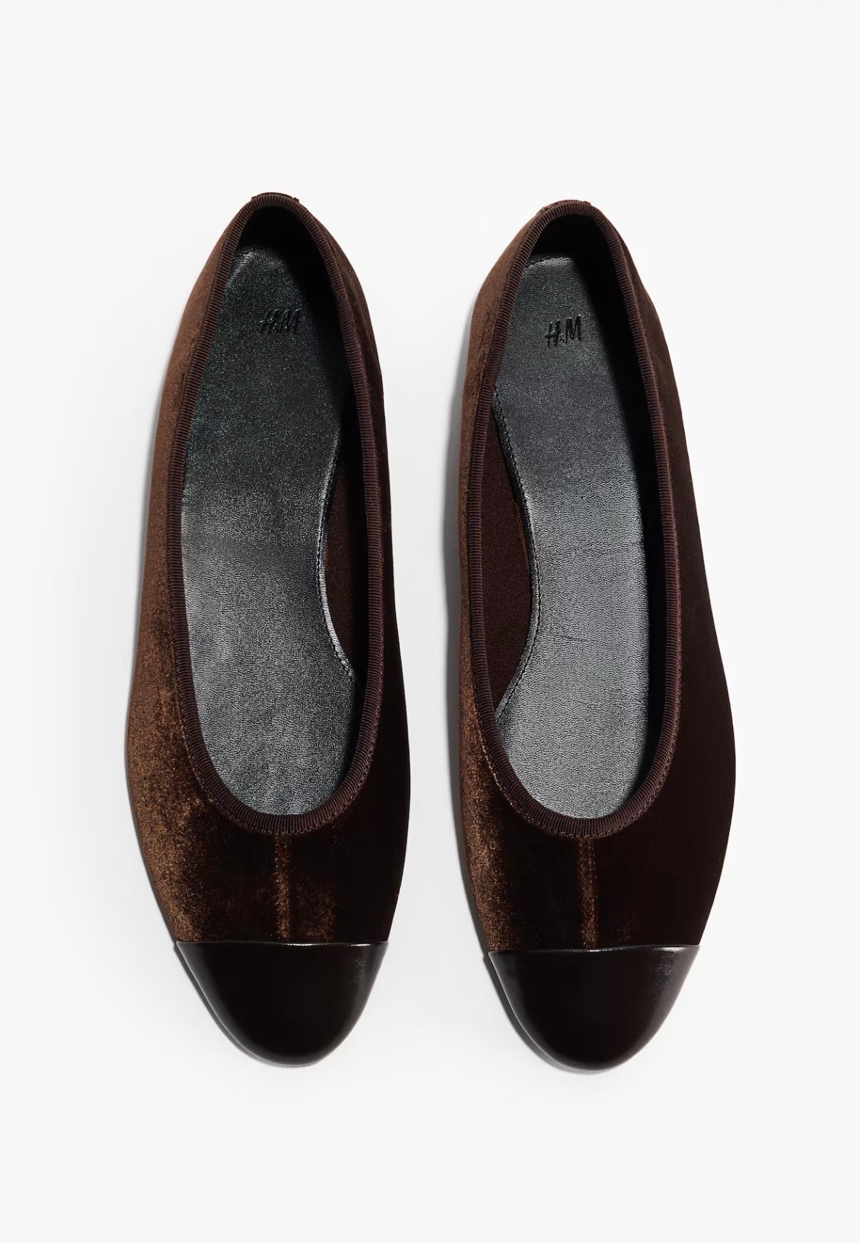 Chocolate brown velvet ballet flats

#LTKSeasonal