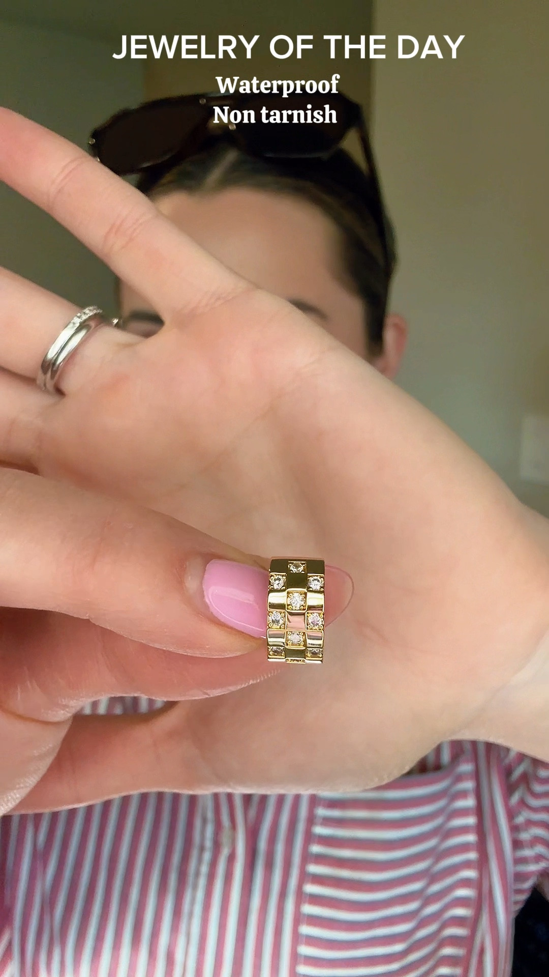 Jewelry that is water proof/non tarnish! I’ve been wearing these earrings + necklace nearly every day! ✨ #analuisa

#LTKootd #LTKWorkwear