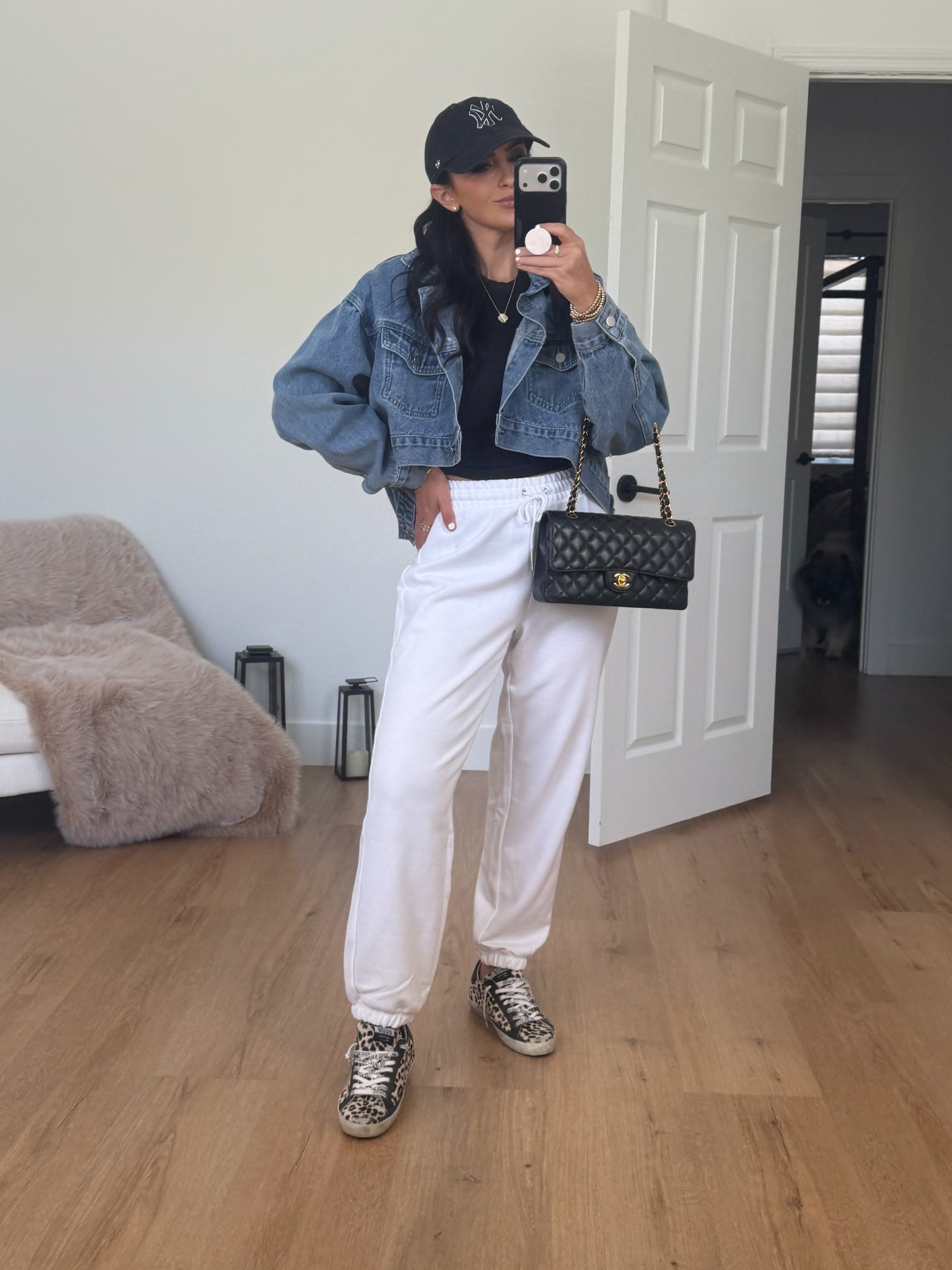 Splendid Goldie white joggers wearing size small