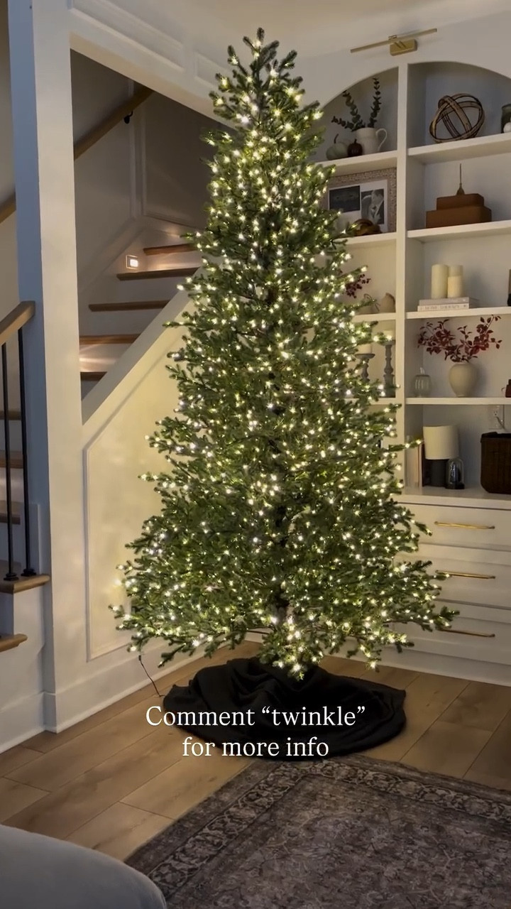 It’s suppose to be 25 degrees this evening so I feel like the universe is telling me to put my tree up! I may have already added new mini trees to the girls room and now I have the itch to get the office and living room tree up and shining too! Do you think I can convince @daltondismukes to get into the attic this week? In the mean time, enjoy me setting up the sister to the viral HD twinkle tree, the grand fir from last year! #christmastree #viraltree #twinkletree