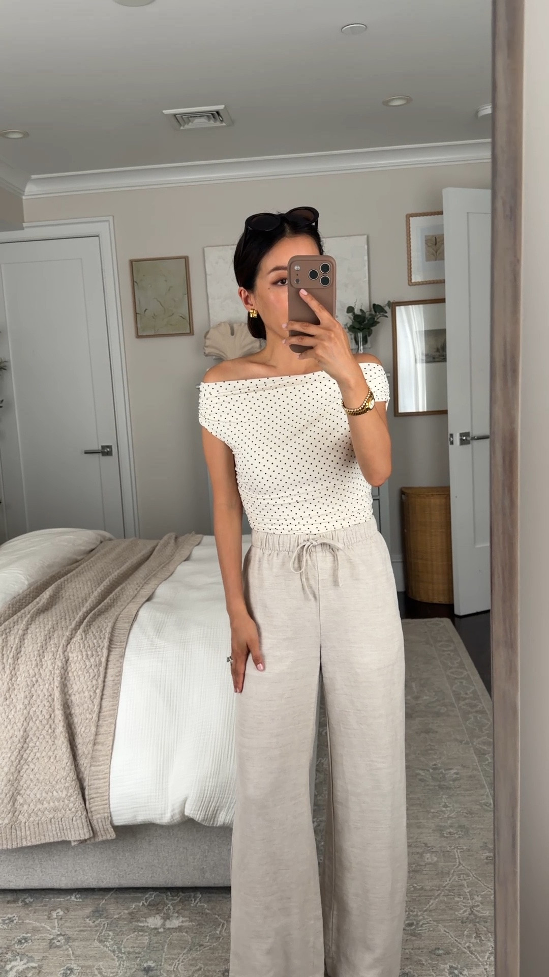 Size info below! 
• Aritzia Gallery top XS, also comes in a cotton version linked below (these are slim fit so I sized up for comfort) 
• Aritzia linen blend pants xxs (I got regular a long time ago before they made short!)  the length shrinks 1-2” in washer and low heat dryer and is Still long on me after shrinking. Their short length fits me best. 

Summer 2026 outfit ideas, linen pants, petite style

#LTKPetite #LTKootd #LTKSeasonal