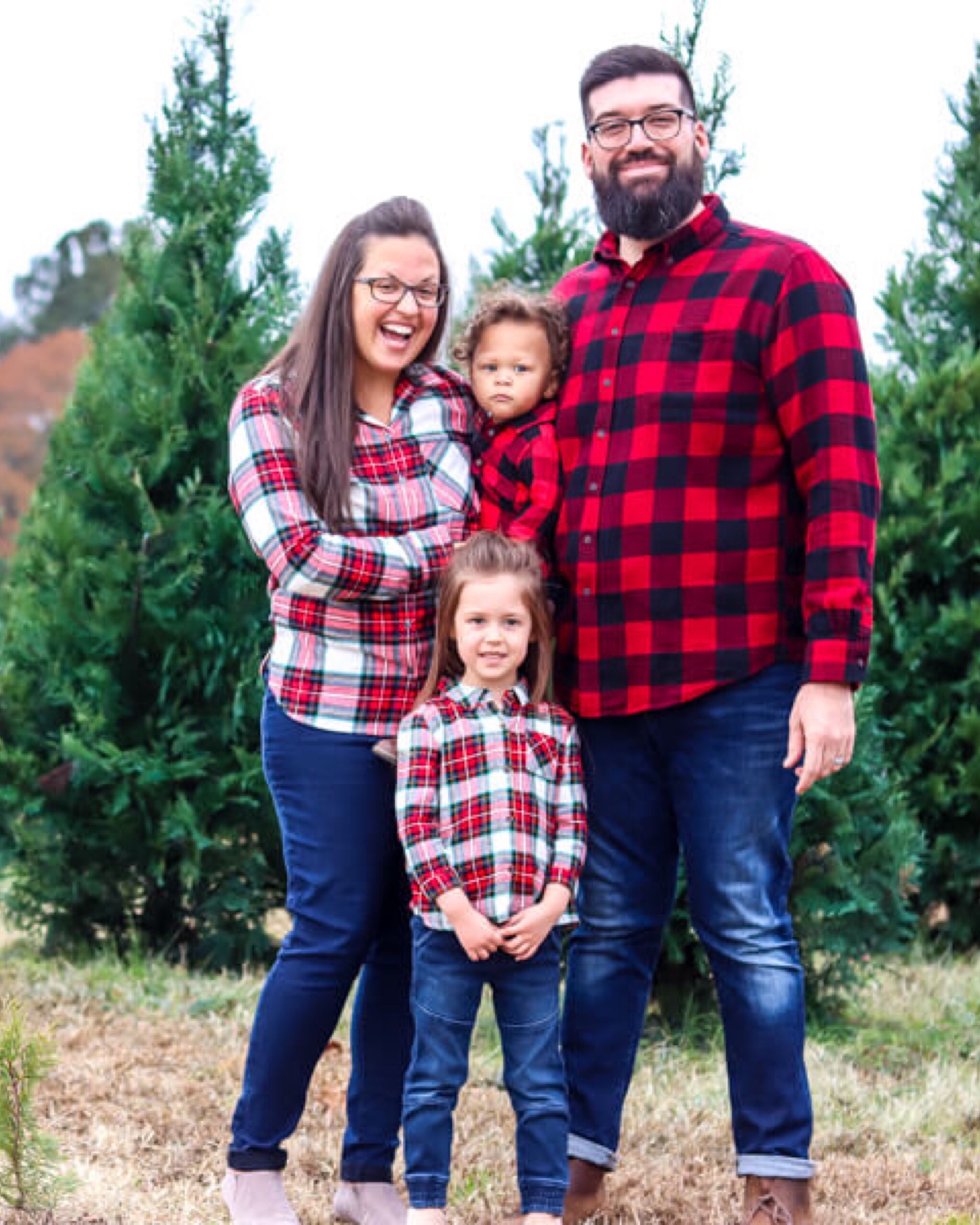 Planning a matching family Christmas outfit? We’ve done this for years so I’m linking up a few good red and green flannels that you can grab for the entire family!!

Plaid Shirt | Christmas Matching Family | Mommy and Me Christmas | Mommy and Me Outfits | Mommy and Me | Family Christmas Outfits | Family Christmas Photos

#LTKSeasonal #LTKHoliday #LTKfamily