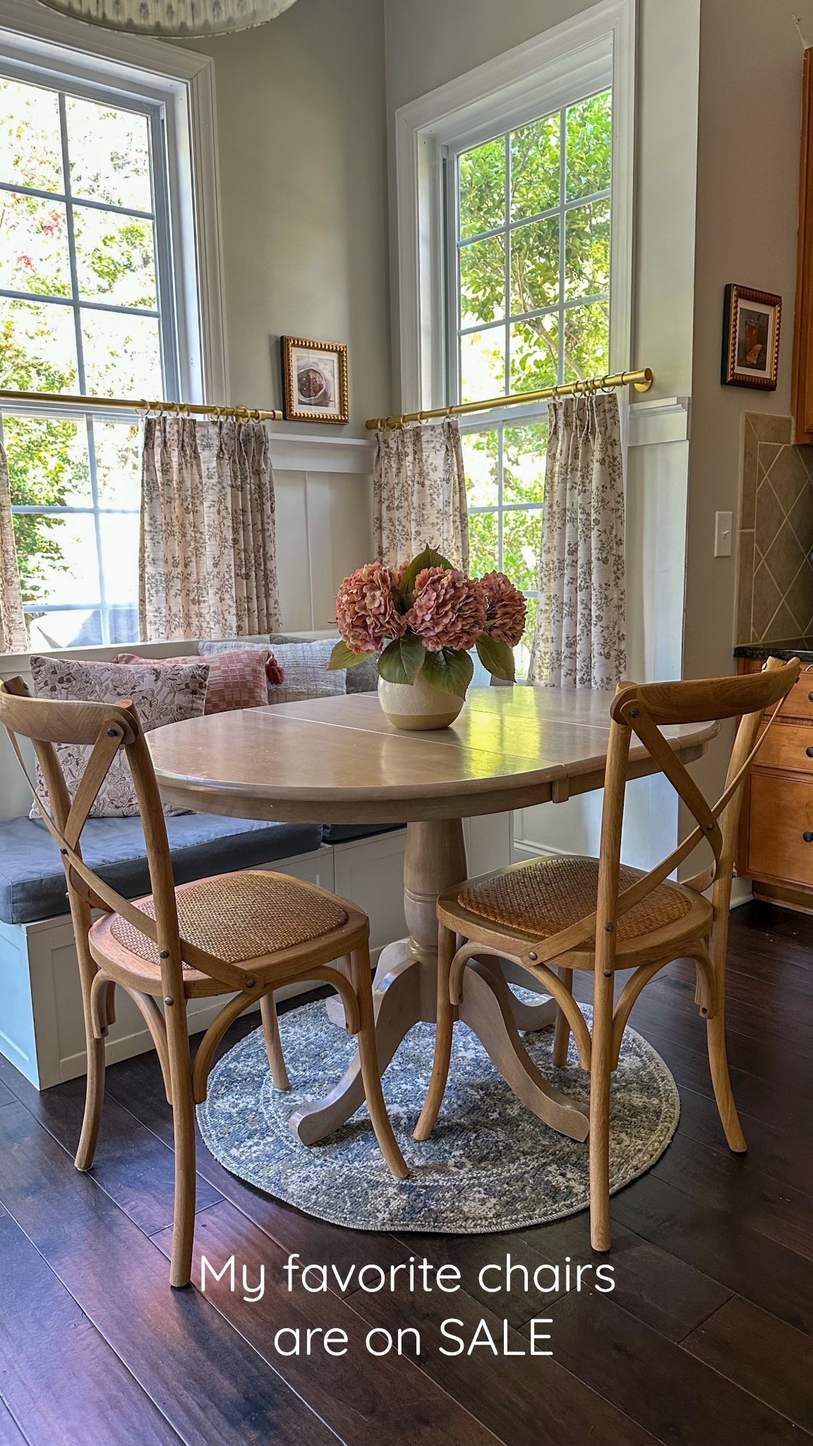 My favorite chairs are on sale now. Run, don’t walk! 

#LTKHome #LTKFallSale #LTKSaleAlert