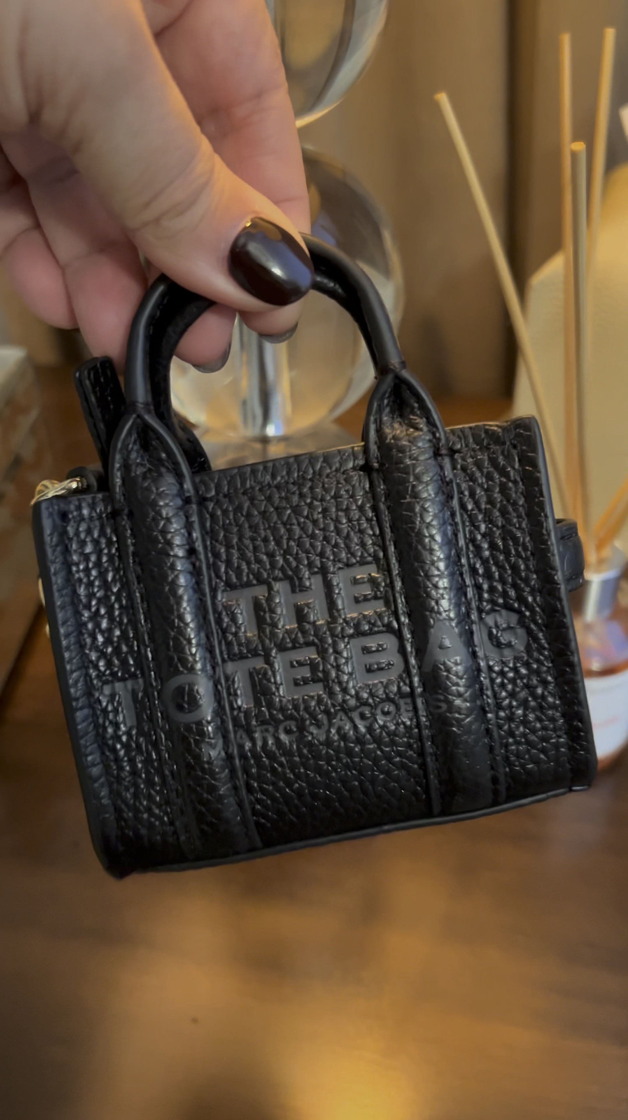 I don’t know what it is but I absolutely love these cute micro bags! 🖤🖤

#ltkcanada

#LTKItBag #LTKStyleTip #LTKSeasonal