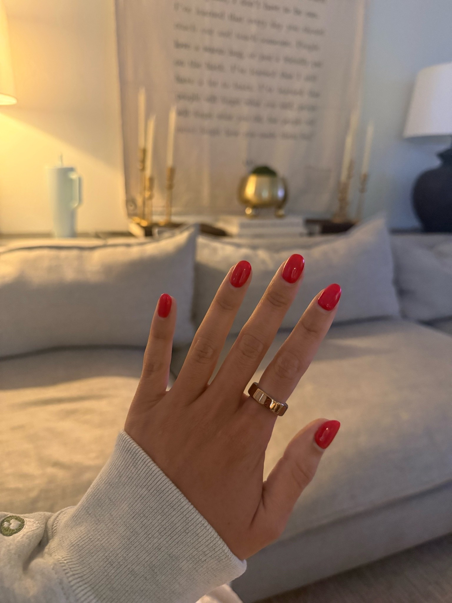 red nails & the oura ring 5🤩❤️

#LTKdayinmylife