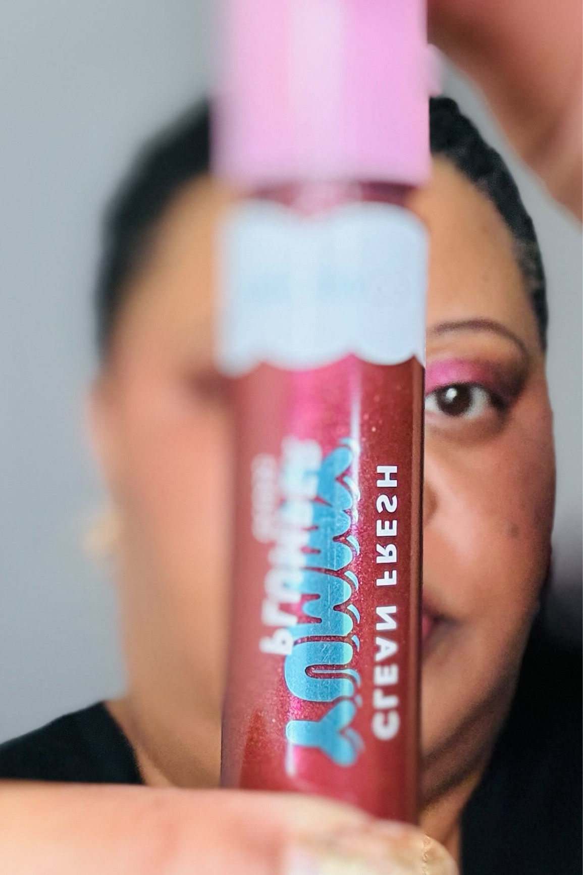 Let’s try the @covergirl Yummy Gloss Plumper 💋. I have the shade Like You a Choco-Lot 

The gloss is not sticky at all and the plumping sensation is not uncomfortable on the lips, it feels more like a refreshing peppermint. 
The color is sheer enough to pair with a lip liner or wear as a lipstick topper. My lips definitely feel and look juicier and Covergirl claims your lips will looks smoother and fuller, and I’d have to agree. 💋

These retail for $9.99 and I picked mine up from Target. 

If you’re in the market for a new plumping gloss that’s affordable and wears comfortably, check these out. 

#covergirl #makeupover40 #affordablemakeup #covergirlcrueltyfree #lipplumpergloss