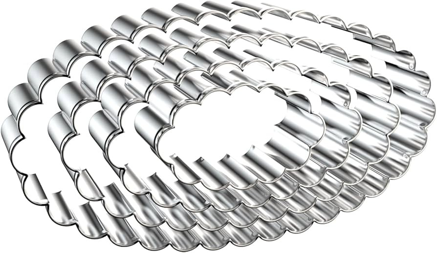 Scalloped Edge Oval Cookie Cutter Set Large - 5 Inch, 4 Inch, 3 Inch, 2 Inch - Fluted Wavy Oval C... | Amazon (US)
