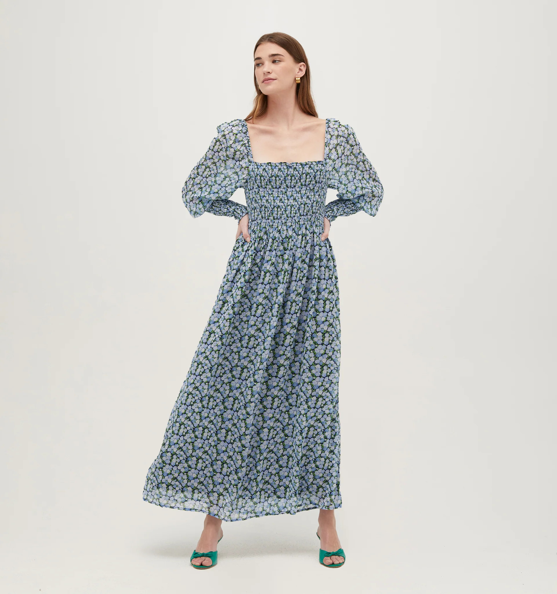Ava is 5’9” and wears a size XS in the Pansy in Blue Multi Georgette | Hill House Home US