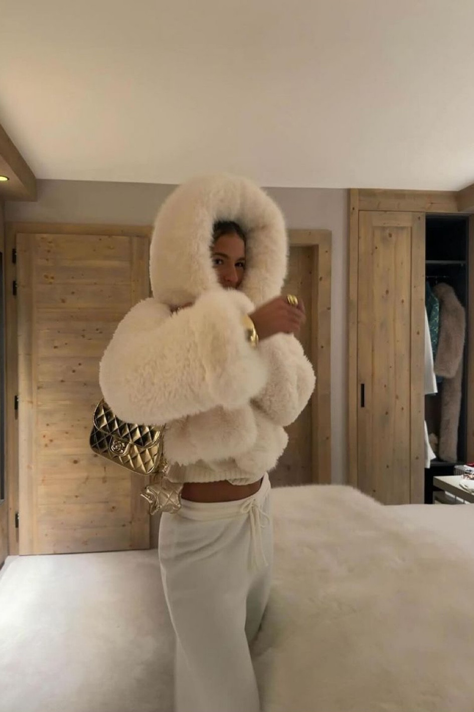 White faux fur coat, Jogger pants, everyday look, outfit inspo, Outfit idea, Fall outfit 

#LTKautumn #LTKstyletip #LTKeurope