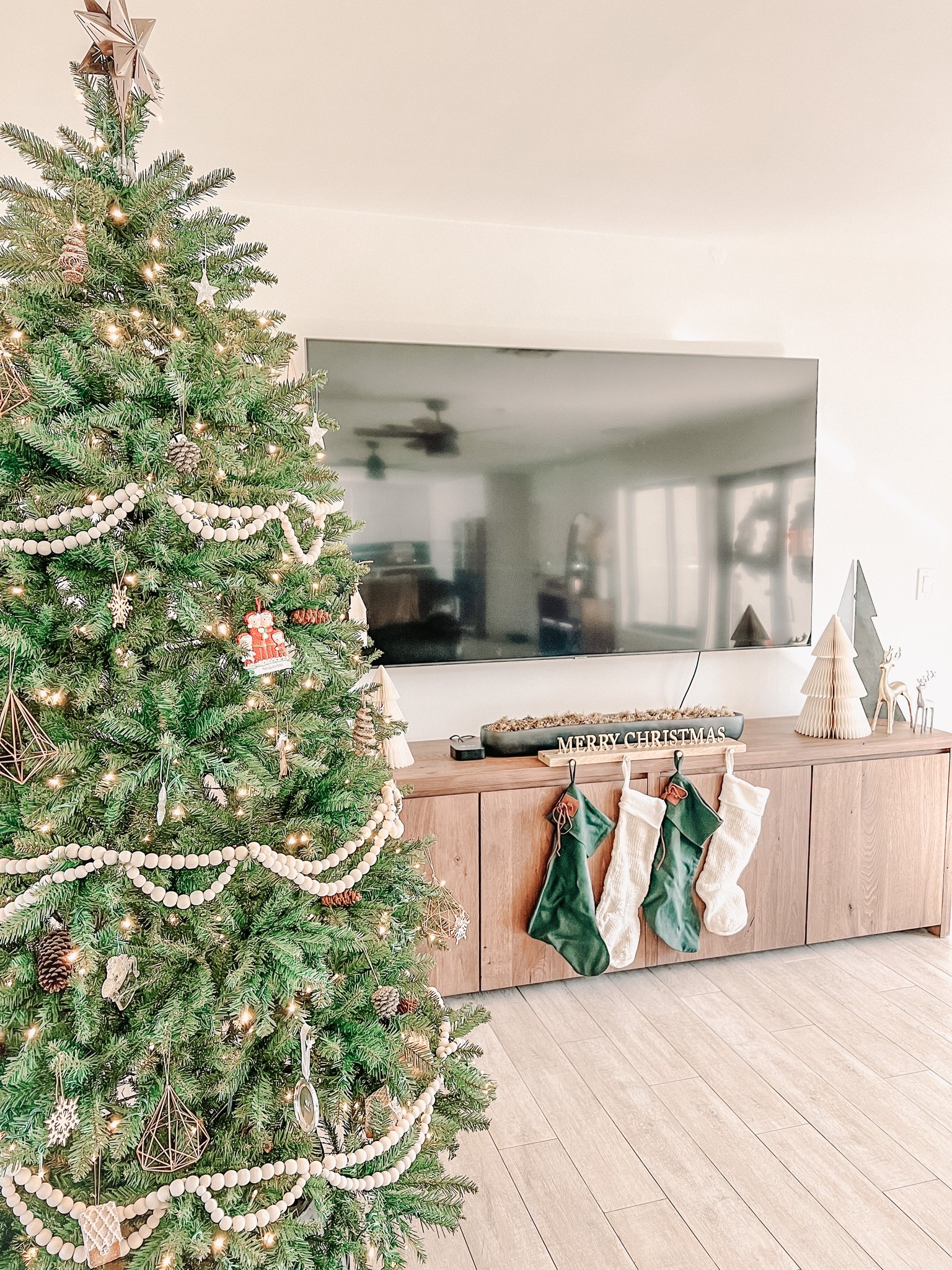 Christmas tree 

#LTKhome #LTKSeasonal #LTKHoliday