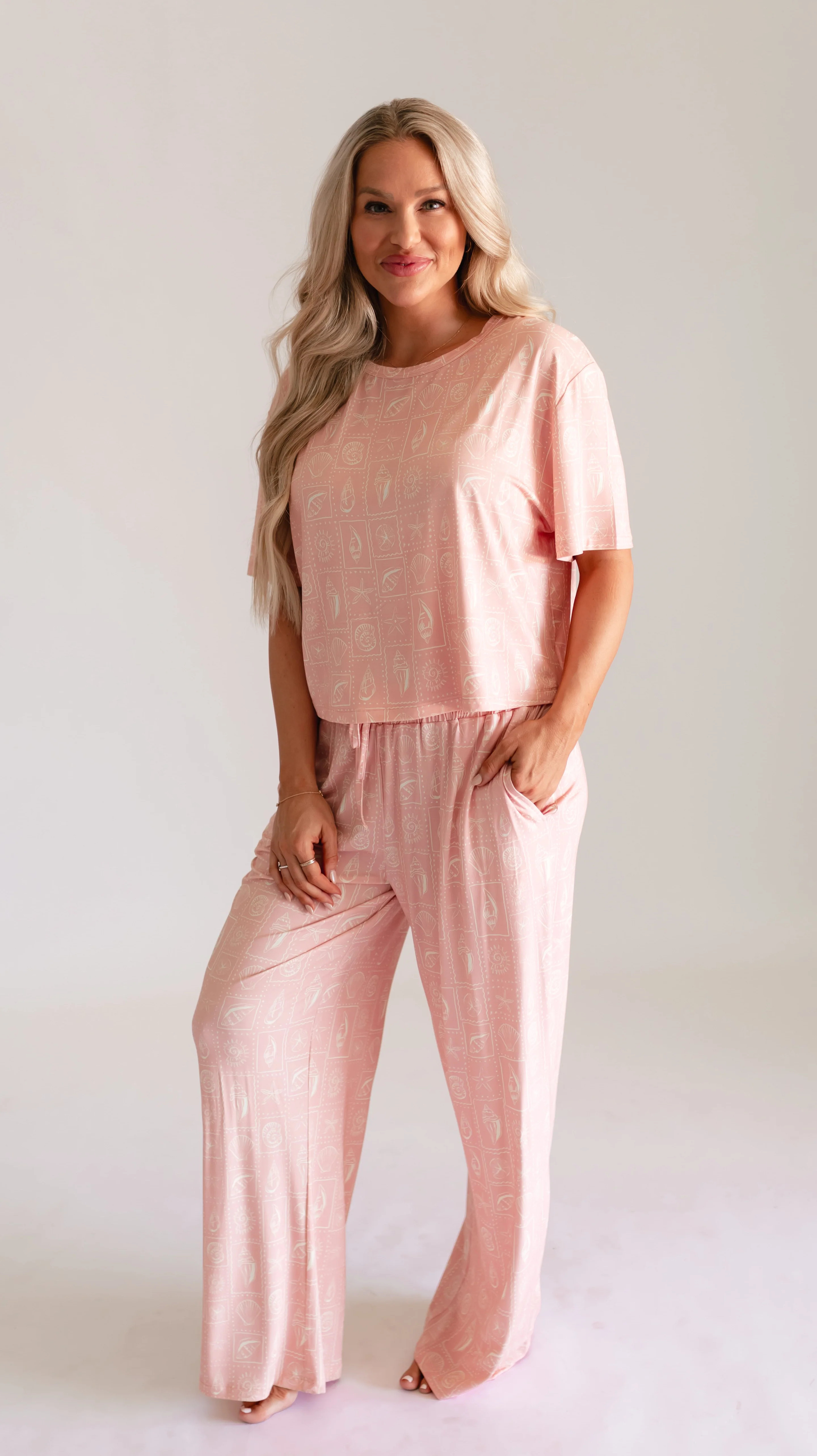 Women's T-Shirt and Pants Set in Pink Seashell | Silks Design